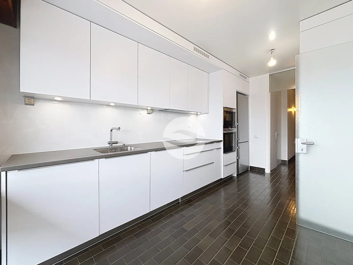 Bel appartement lumineux - Photo 3 sur 12