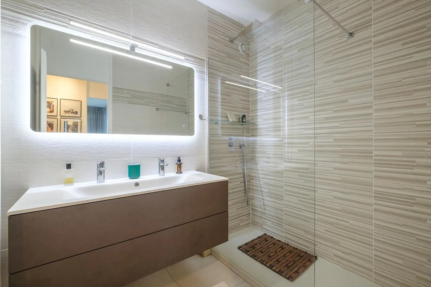 Ampio e luminoso appartamento ristrutturato con 6 stanze - balconi e vista libera - Foto 6 di 6