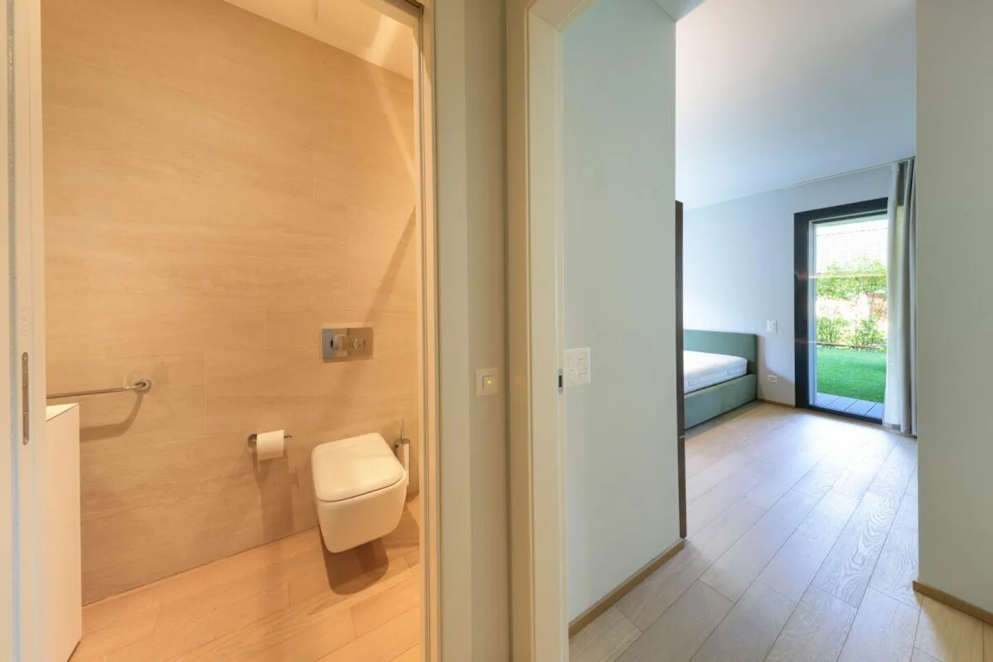 MINUSIO - Appartement moderne de 3,5 pièces avec jardin privé - Photo 9 sur 17