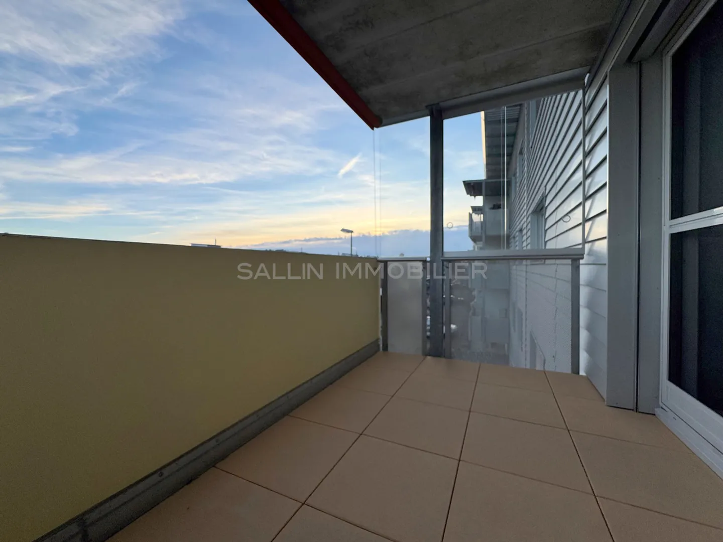 Schöne Wohnung, 4 Zimmer mit Garten und Balkonen, am Waldrand - Foto 7 von 10