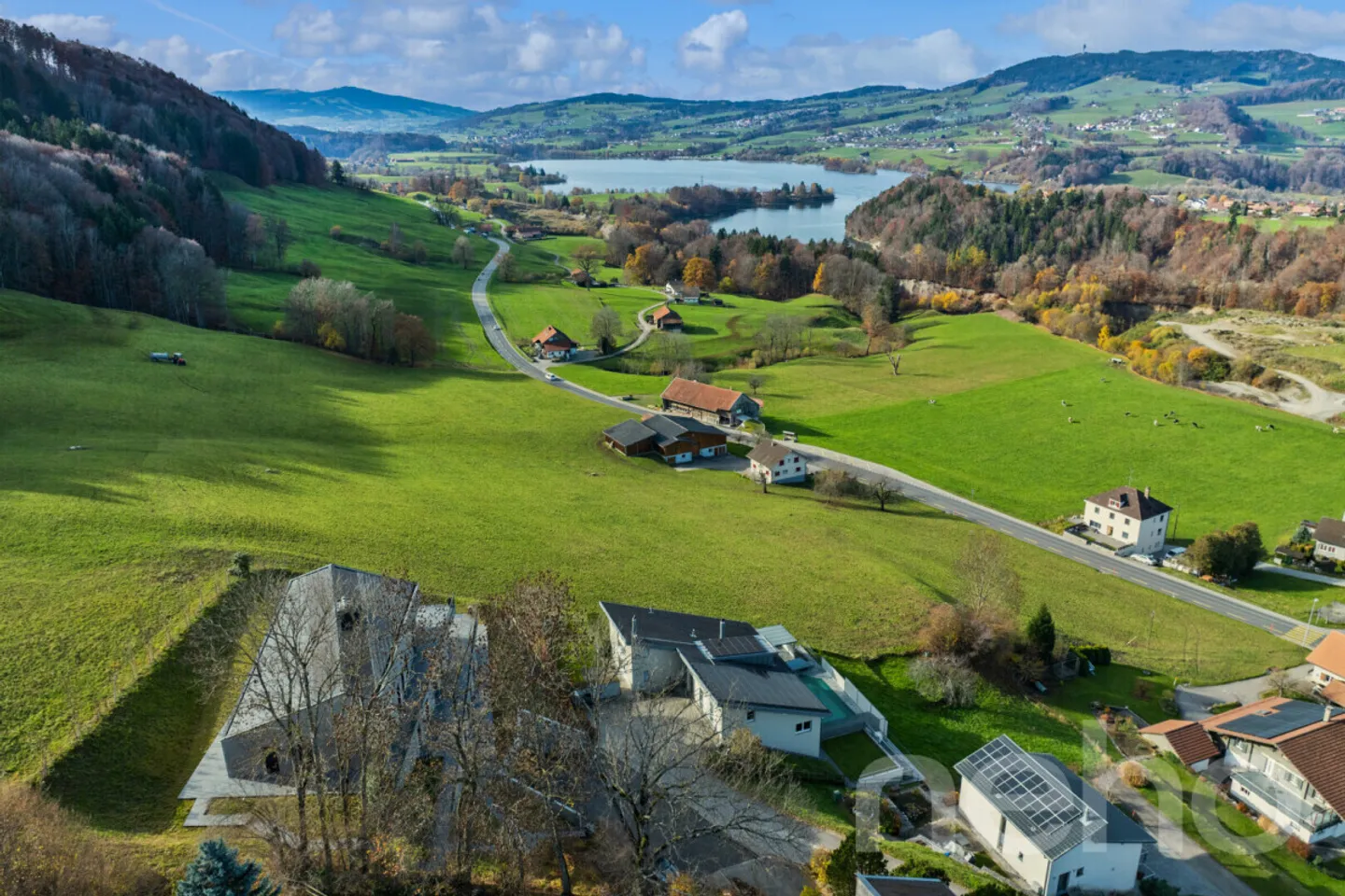Le luxe discret à La Roche: Villa d?Exception avec Vue Panoramique - Photo 2 sur 12