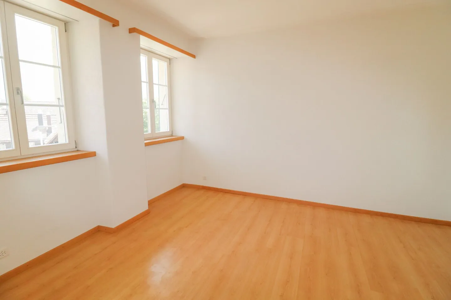 Ampia casa di 13 stanze vincolata con ampio potenziale di sviluppo - Foto 8 di 18