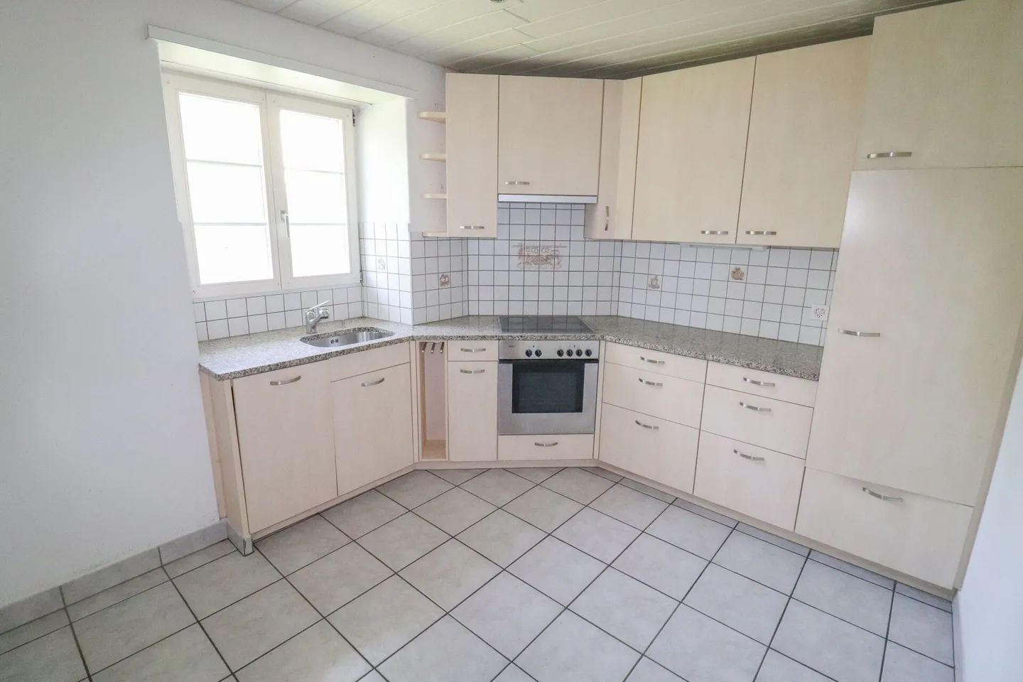 Ampia casa di 13 stanze vincolata con ampio potenziale di sviluppo - Foto 10 di 18