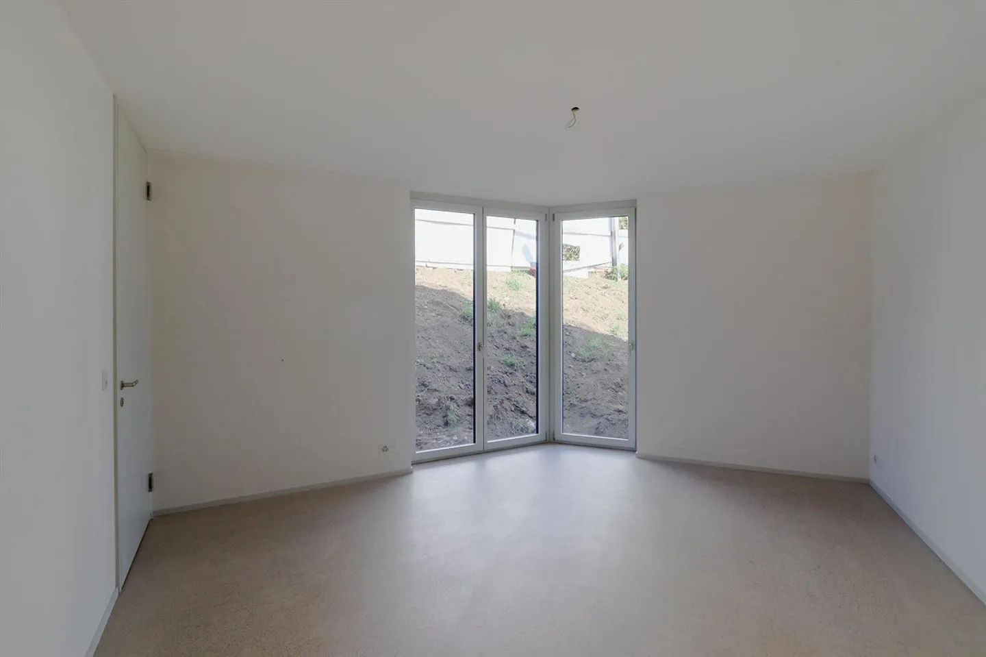 Hochwertige 4.5 Zi-Neubauwohnung im EG  zentral und naturnah gelegen - Photo 6 of 11