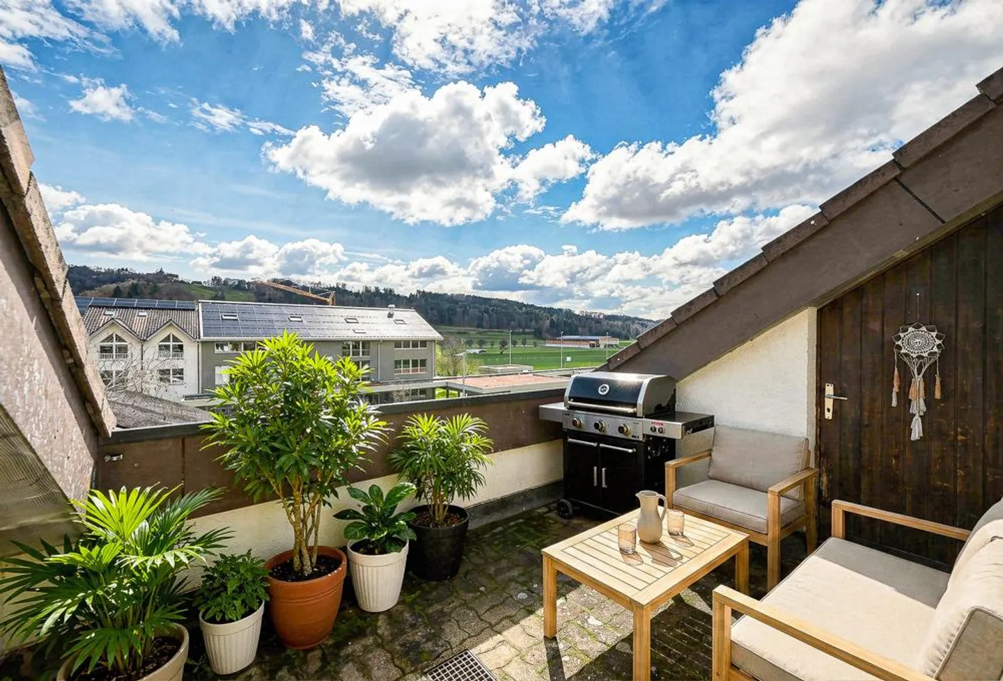 Maison lumineuse avec cheminée et connexion idéale - Photo 5 sur 7