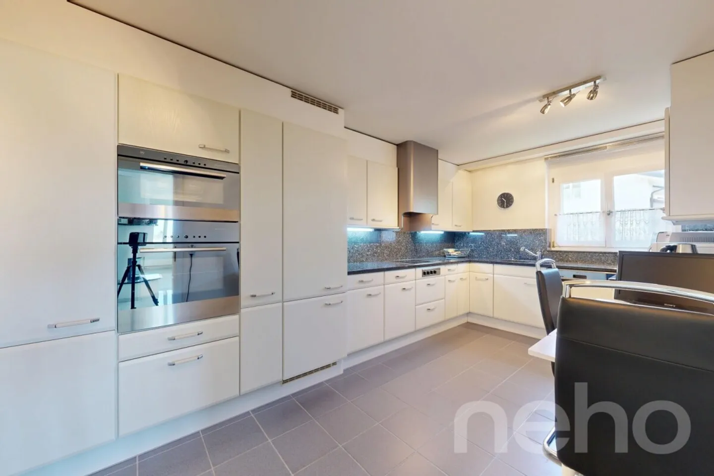 Quietly located yet close to the city 4.5-room apartment in Niederteufen - Photo 5 of 12