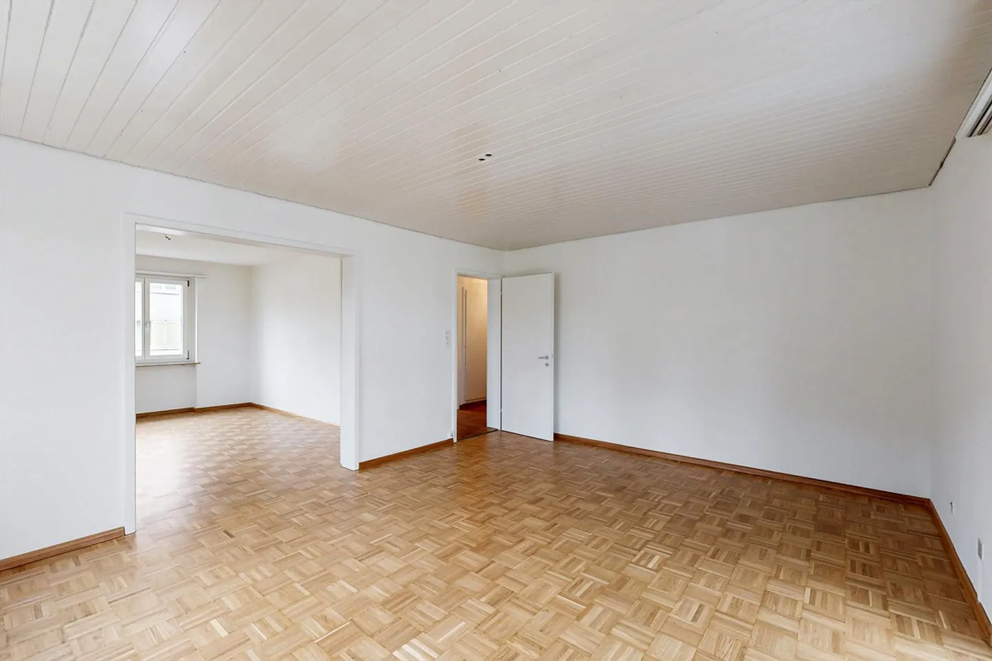 Accogliente appartamento di 4 stanze a Birsfelden - Foto 2 di 9