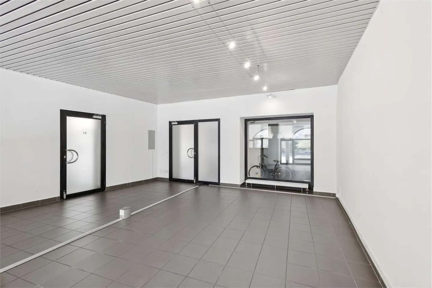 Exclusive commercial space in the heart of Bellinzona - Photo 4 of 8