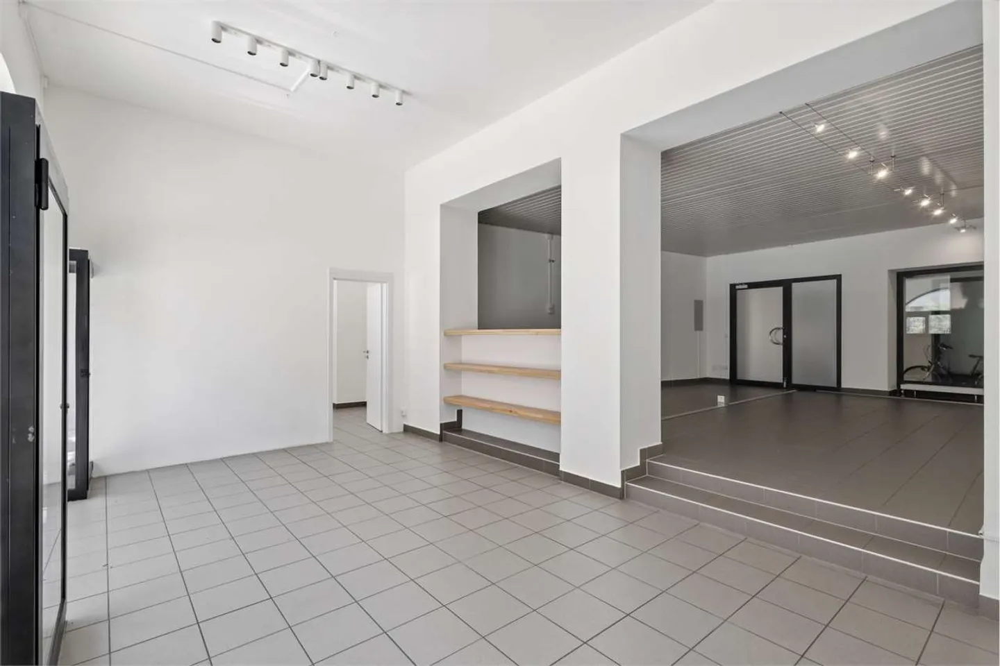 Exclusive commercial space in the heart of Bellinzona - Photo 2 of 8