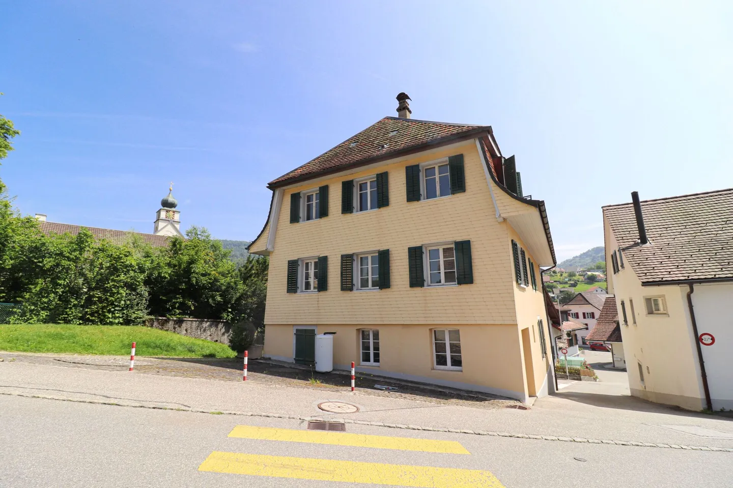 Ampia casa di 13 stanze vincolata con ampio potenziale di sviluppo - Foto 15 di 18