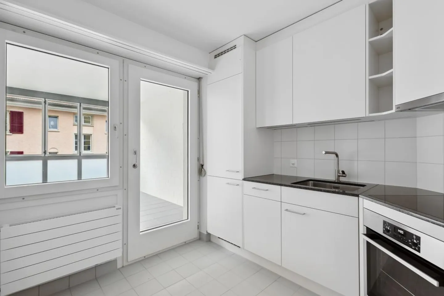 RENT WITHOUT DEPOSIT - Good value for money close to the center - Photo 3 of 11