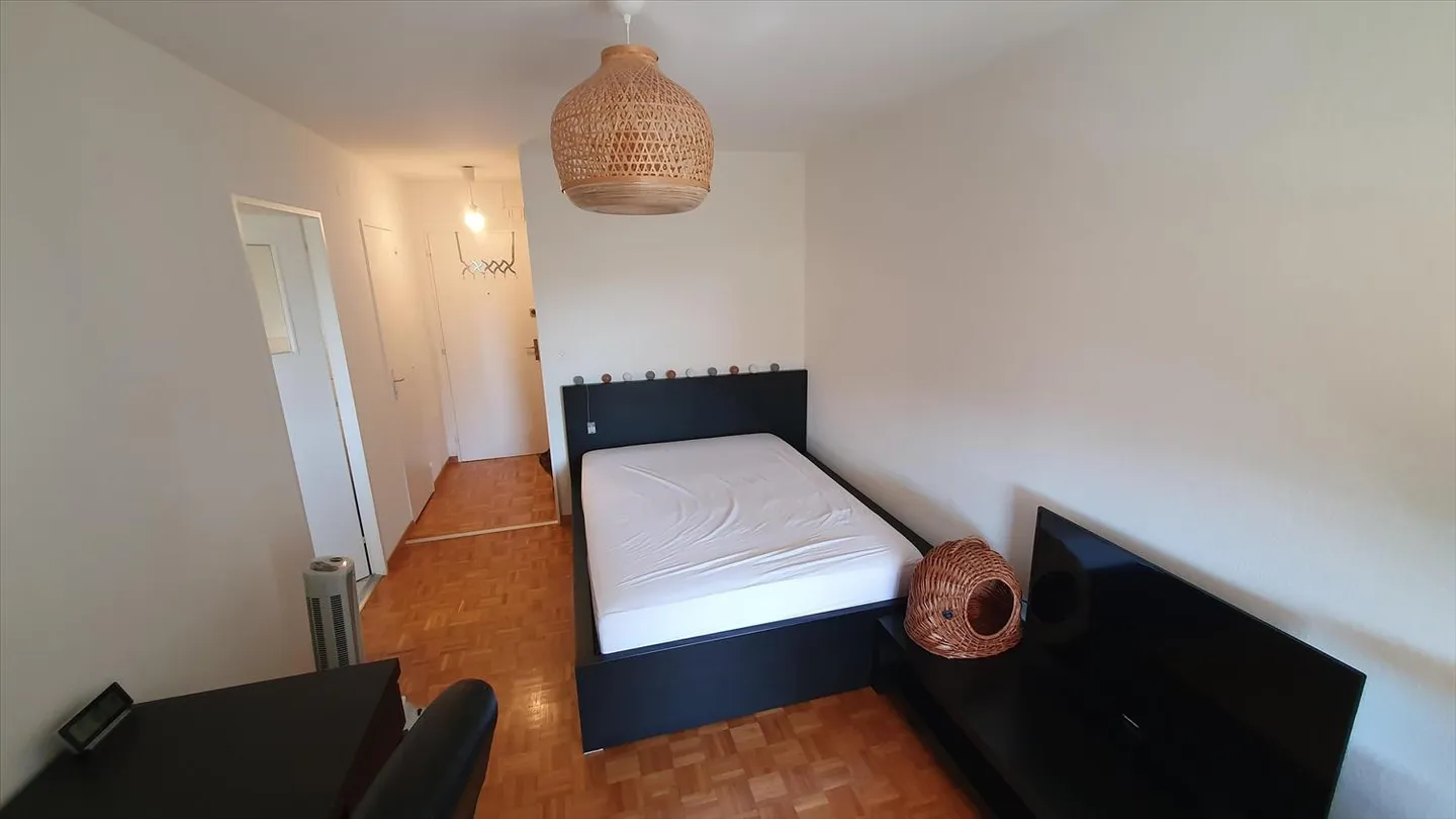 Studio mit schönem Balkon - Foto 2 von 3