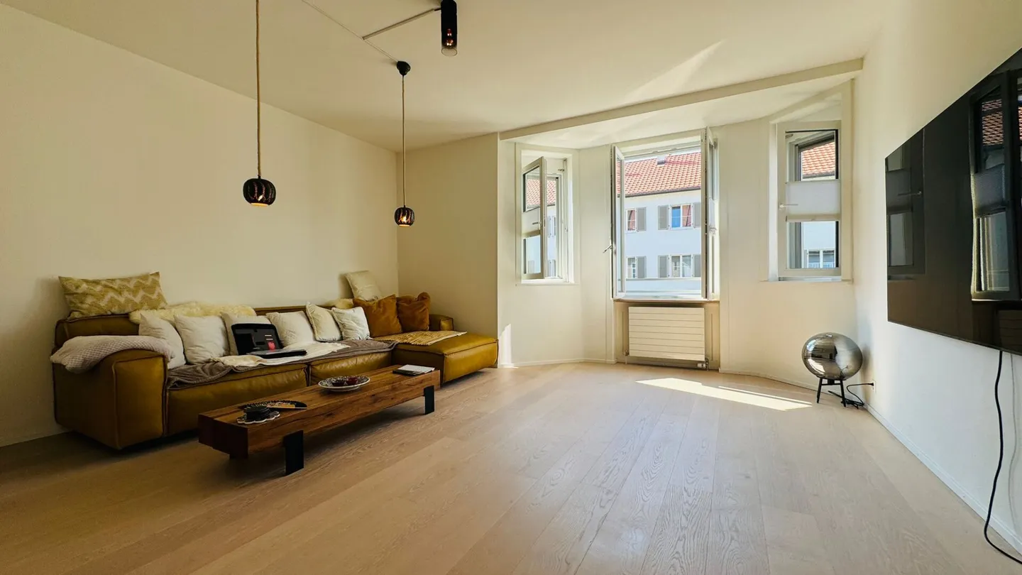 Appartamento arredato 3,5 locali completamente ristrutturato - Foto 3 di 10