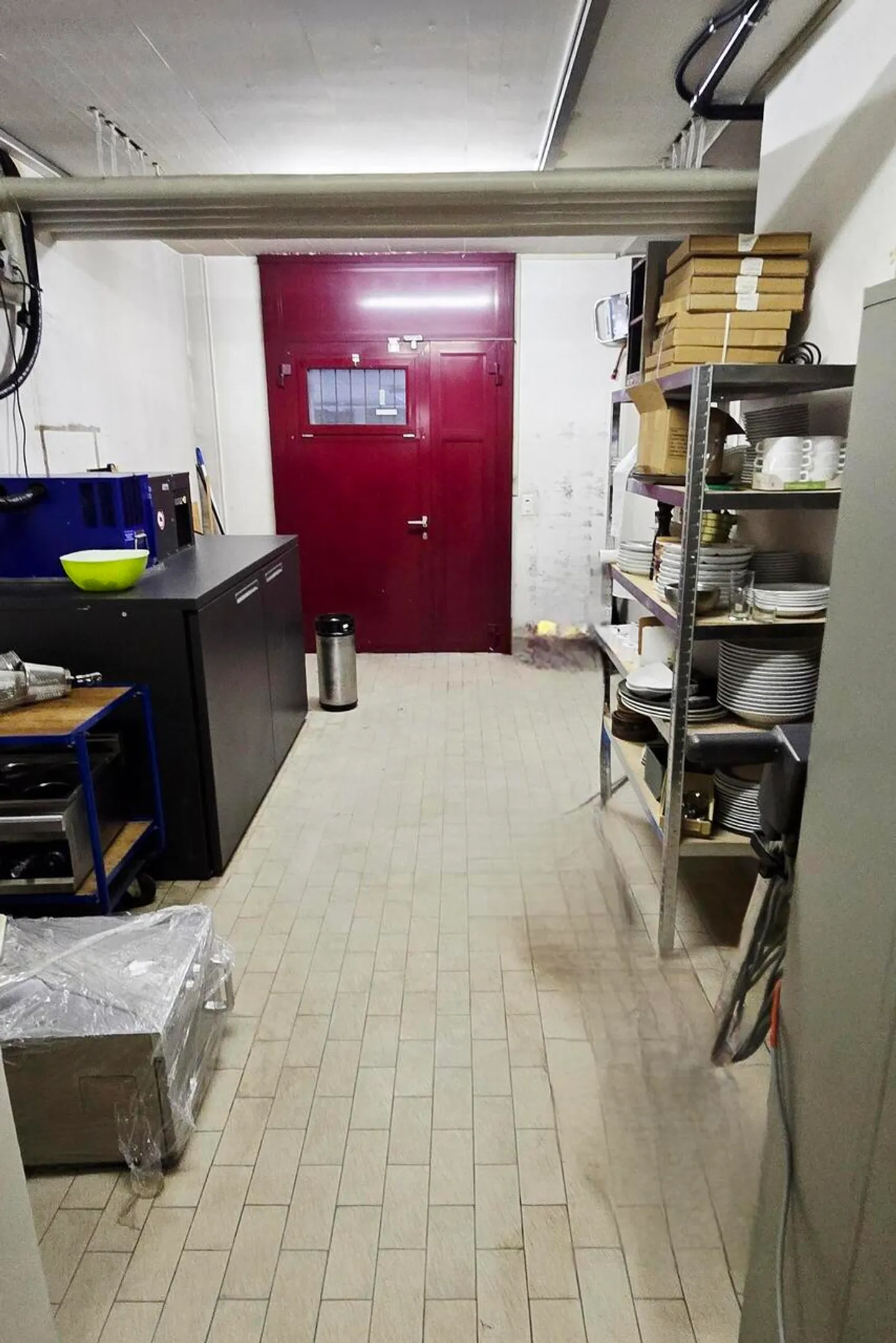 Ideally located restaurant with high potential for takeover. - Photo 5 of 6