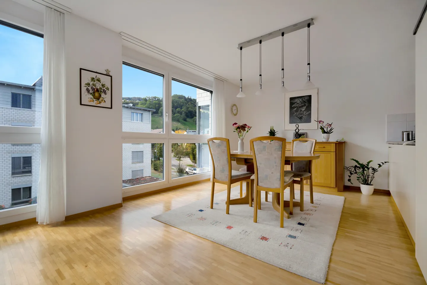 Appartement spacieux avec balcon - Photo 2 sur 11