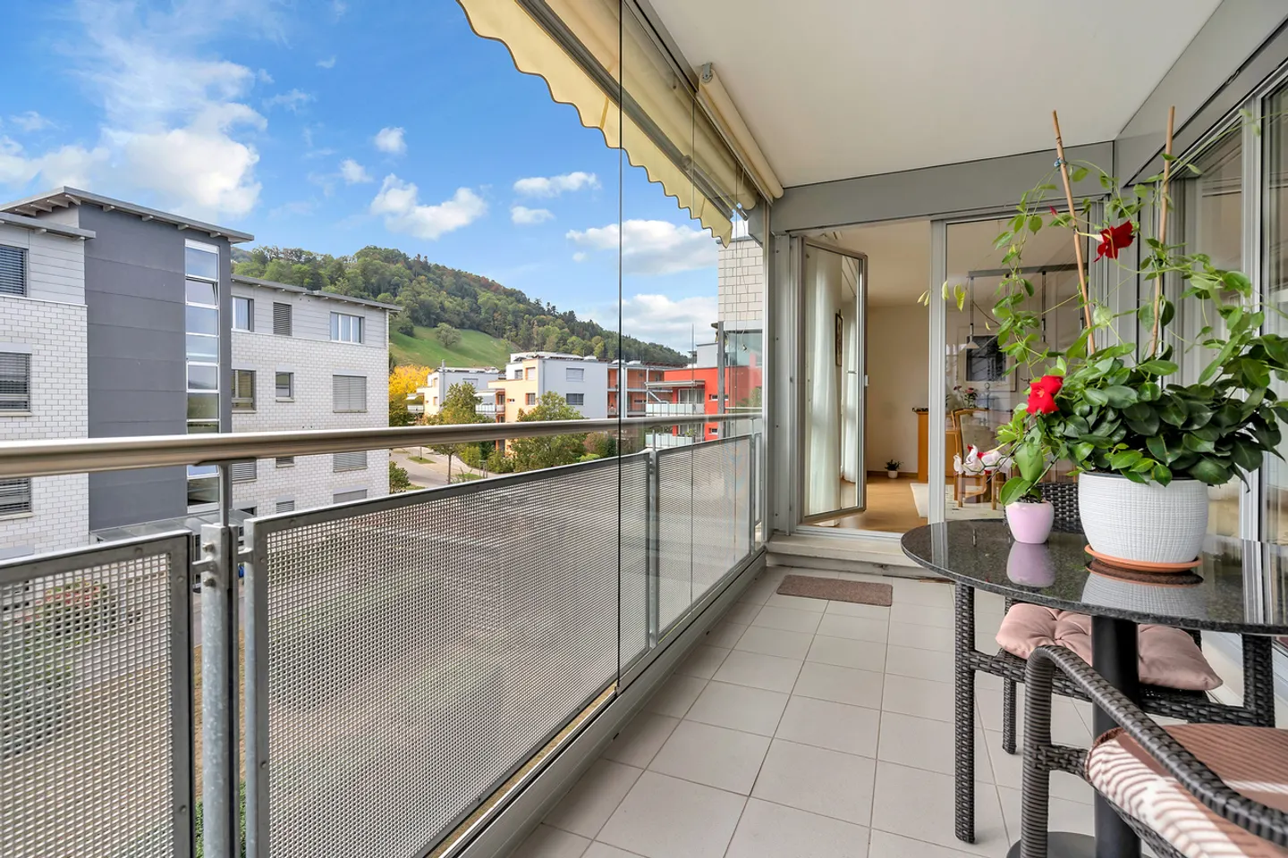 Appartement spacieux avec balcon - Photo 3 sur 11
