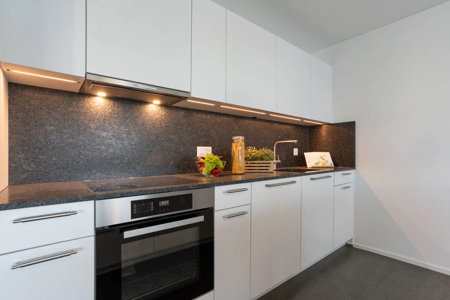 Vivere moderno con comfort e qualità - Foto 4 di 11