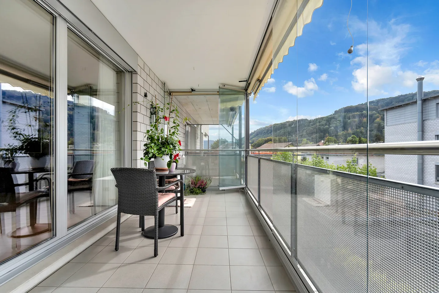 Appartement spacieux avec balcon - Photo 4 sur 11