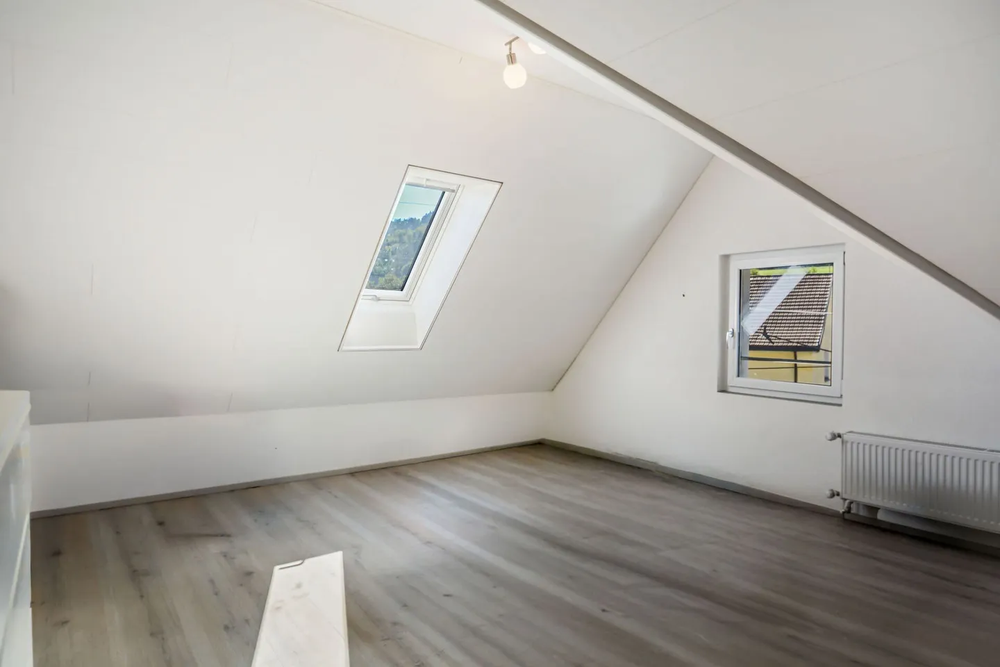 Sonvilier, maison de 5.5 pièces rénovée avec une surface louée - Photo 11 of 13