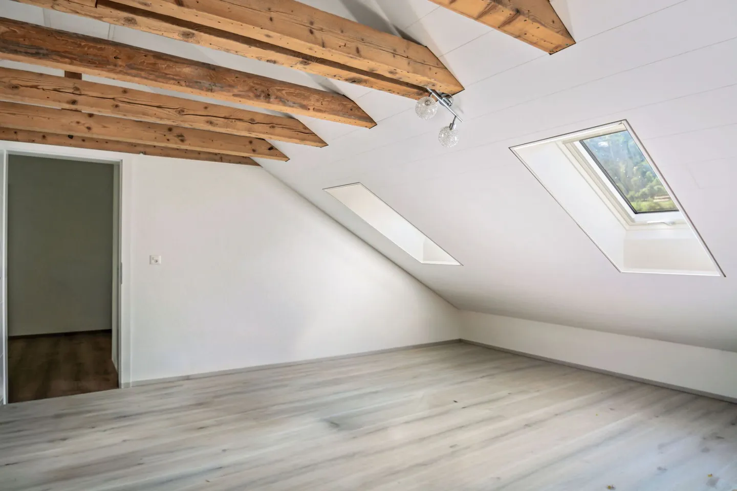 Sonvilier, maison de 5.5 pièces rénovée avec une surface louée - Photo 13 of 13