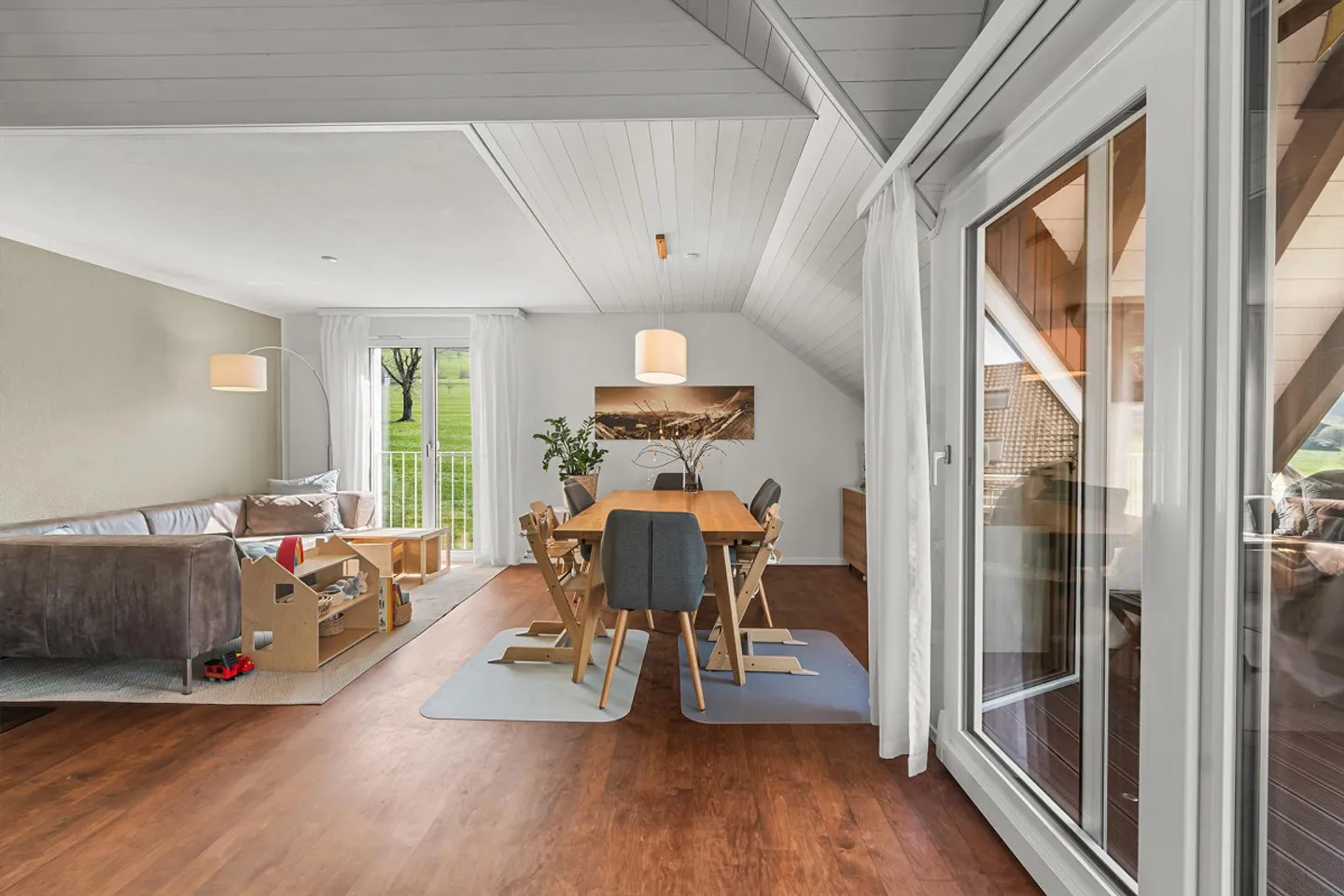 Appartamento attico di 5,5 stanze con vista lago a Sachseln - Foto 2 di 7