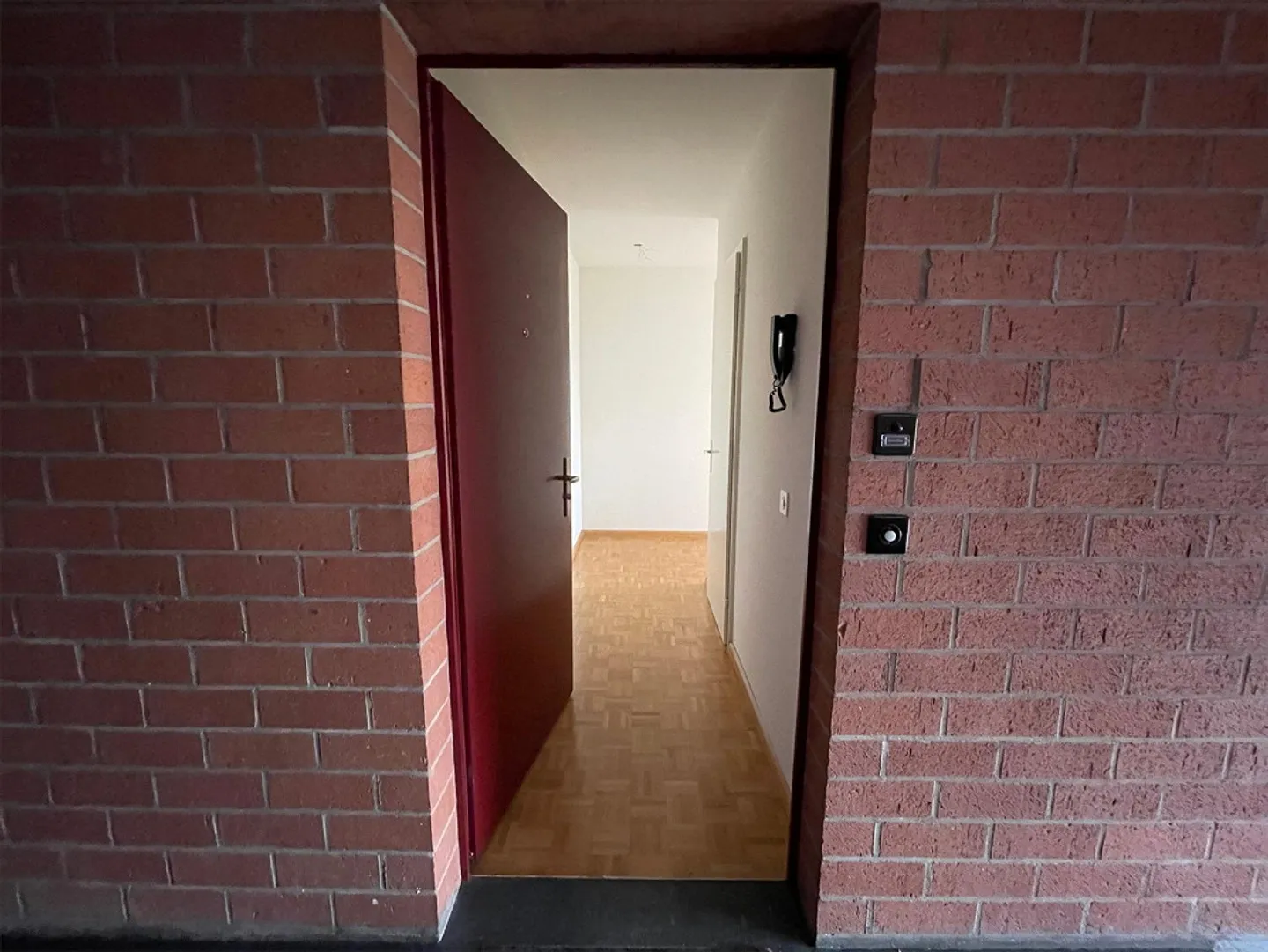 Nuovi inquilini cercasi per un ampio appartamento di 2 stanze ad Allschwil - Foto 11 di 13