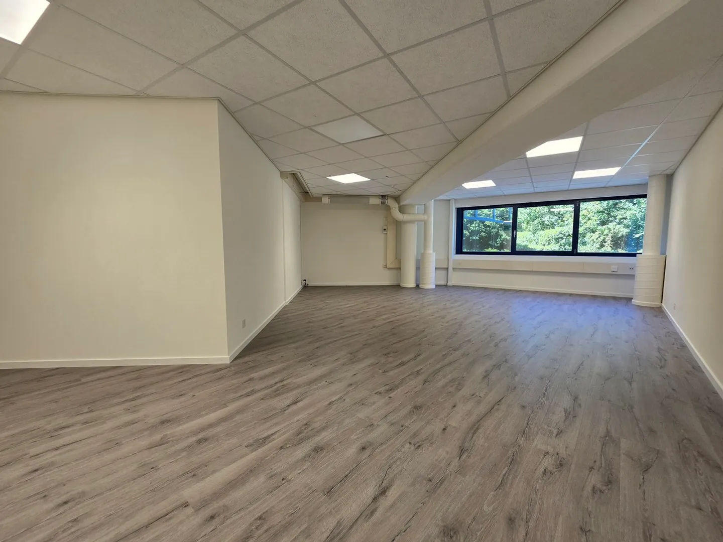 1. Rent offered! Optimal location - Office 53 m2 - Lausanne train station - Photo 3 of 7