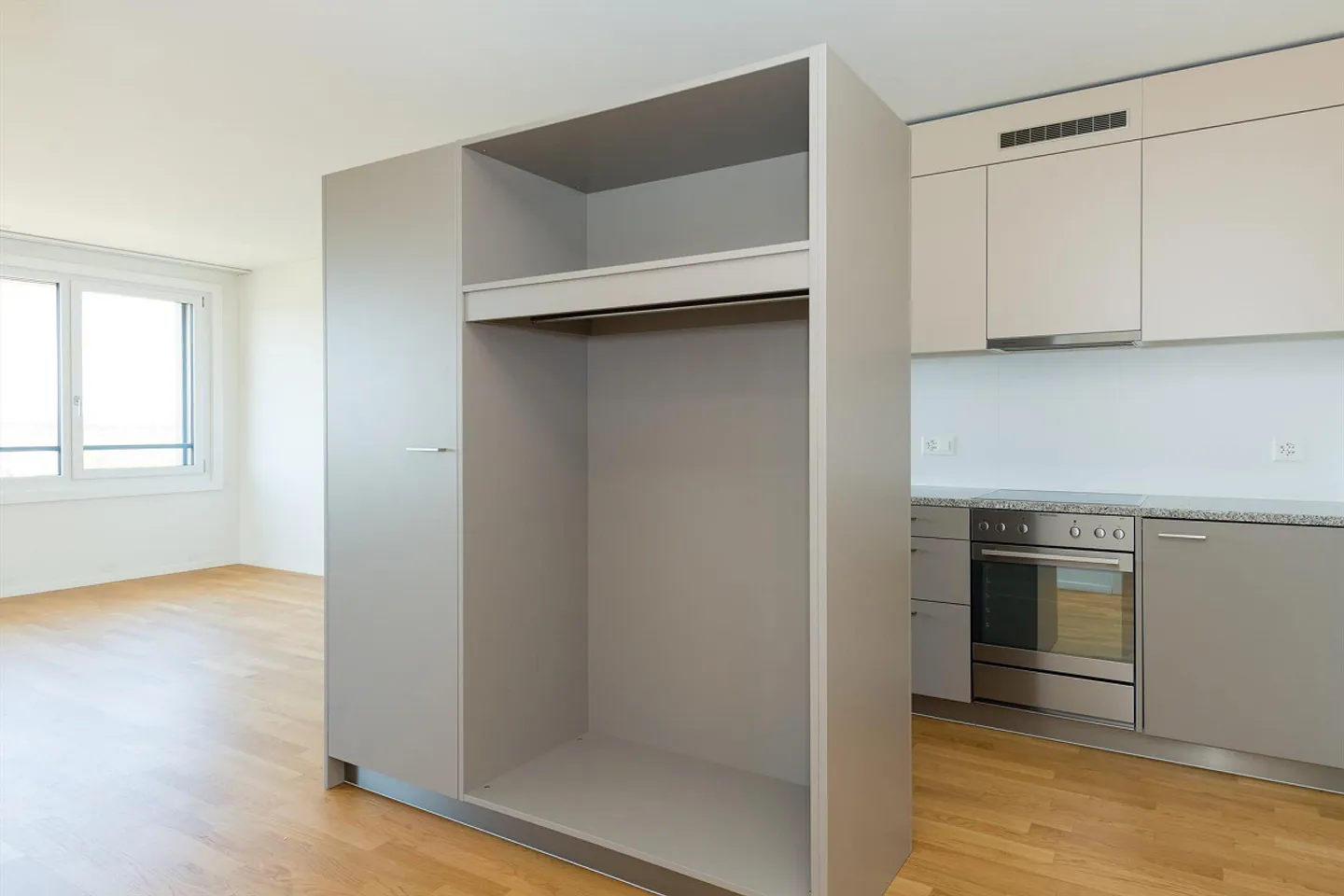 Ampio appartamento di 2,5 stanze con flair urbano - Foto 3 di 10