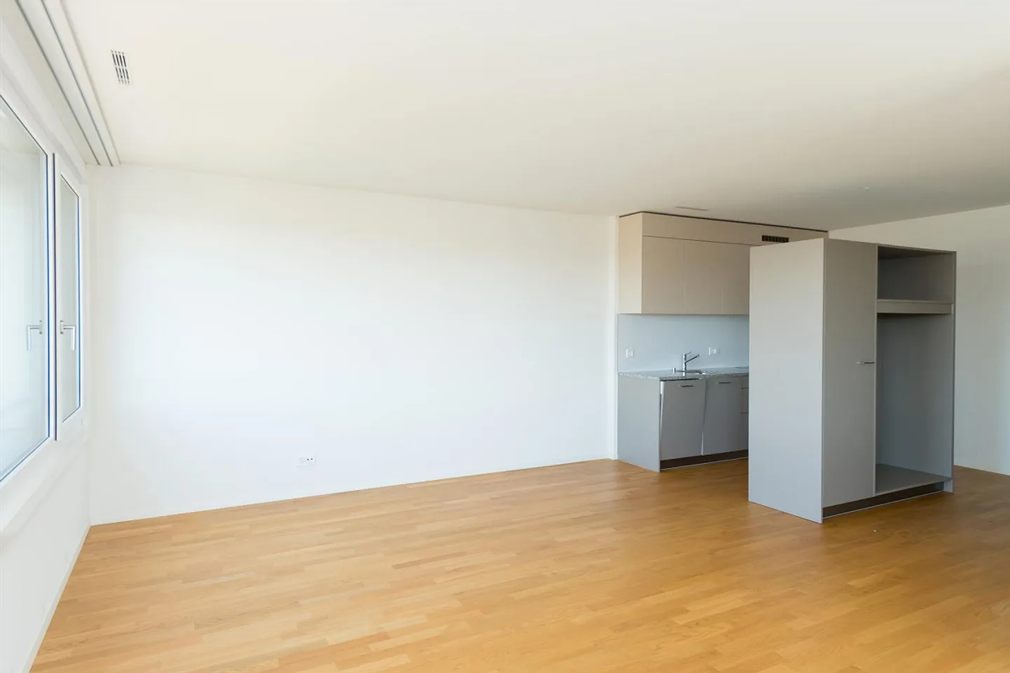 Ampio appartamento di 2,5 stanze con flair urbano - Foto 4 di 10