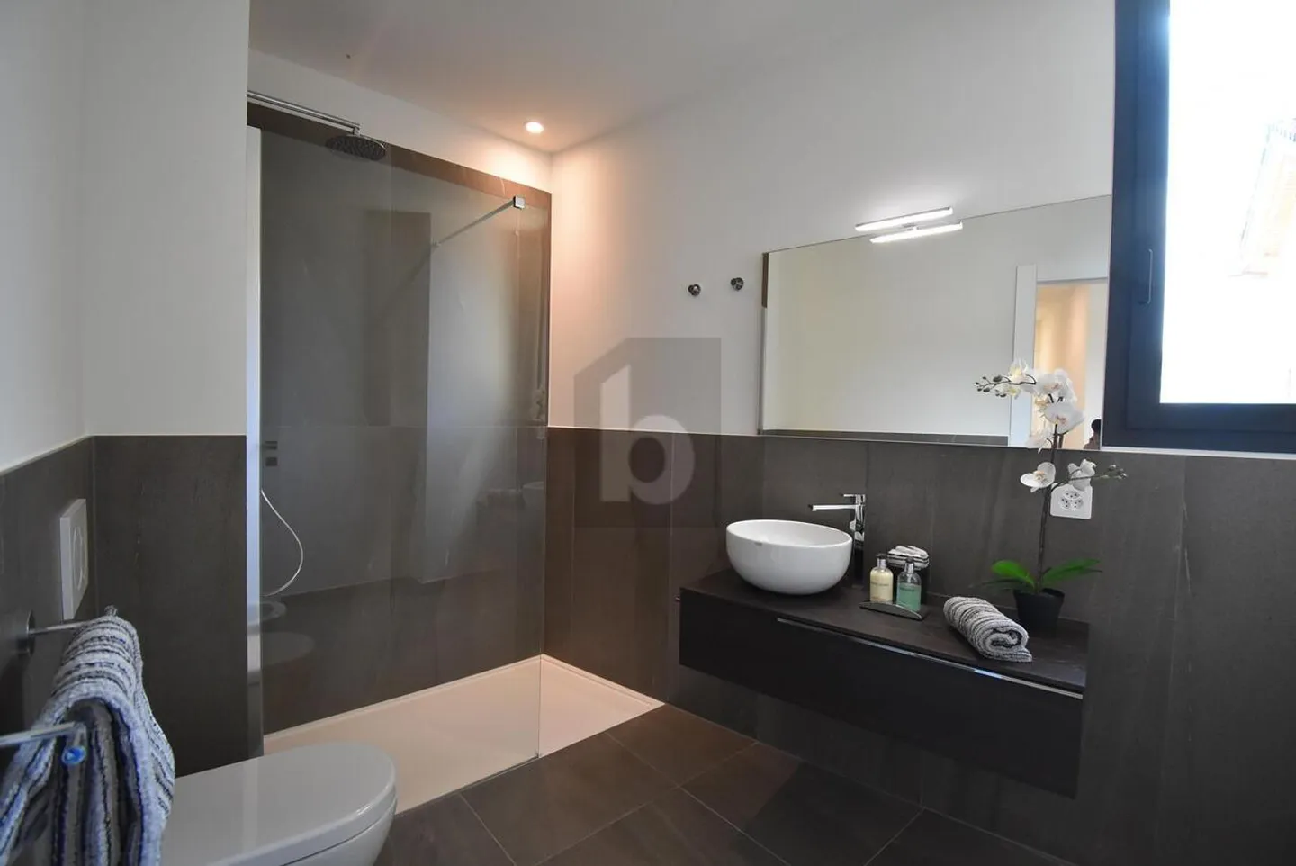 Appartamento Moderno in Posizione Soleggiata - Foto 4 di 5
