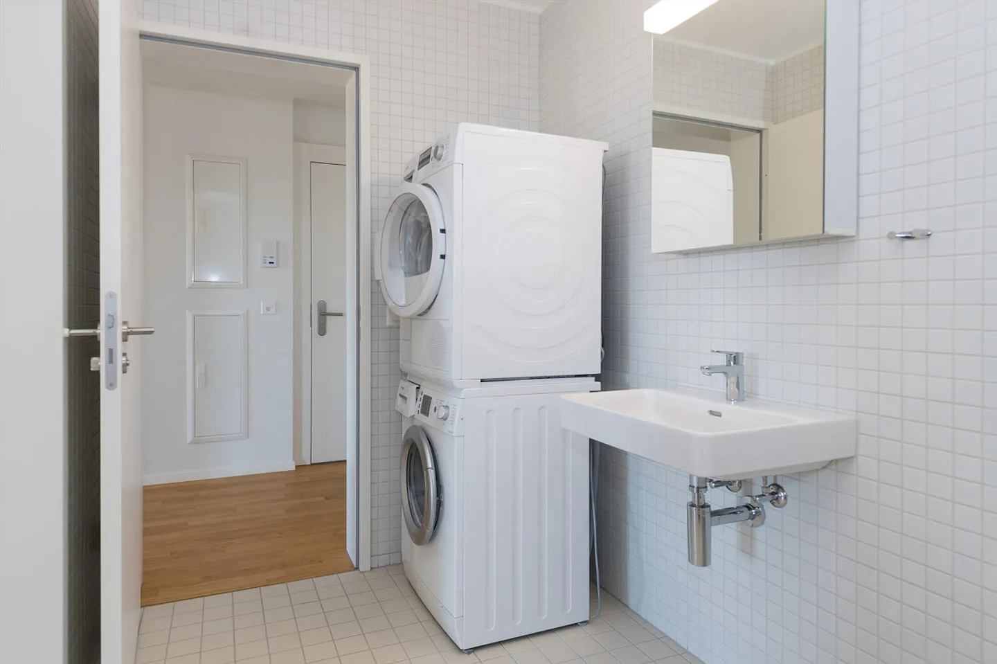 Ampio appartamento di 2,5 stanze con flair urbano - Foto 6 di 10