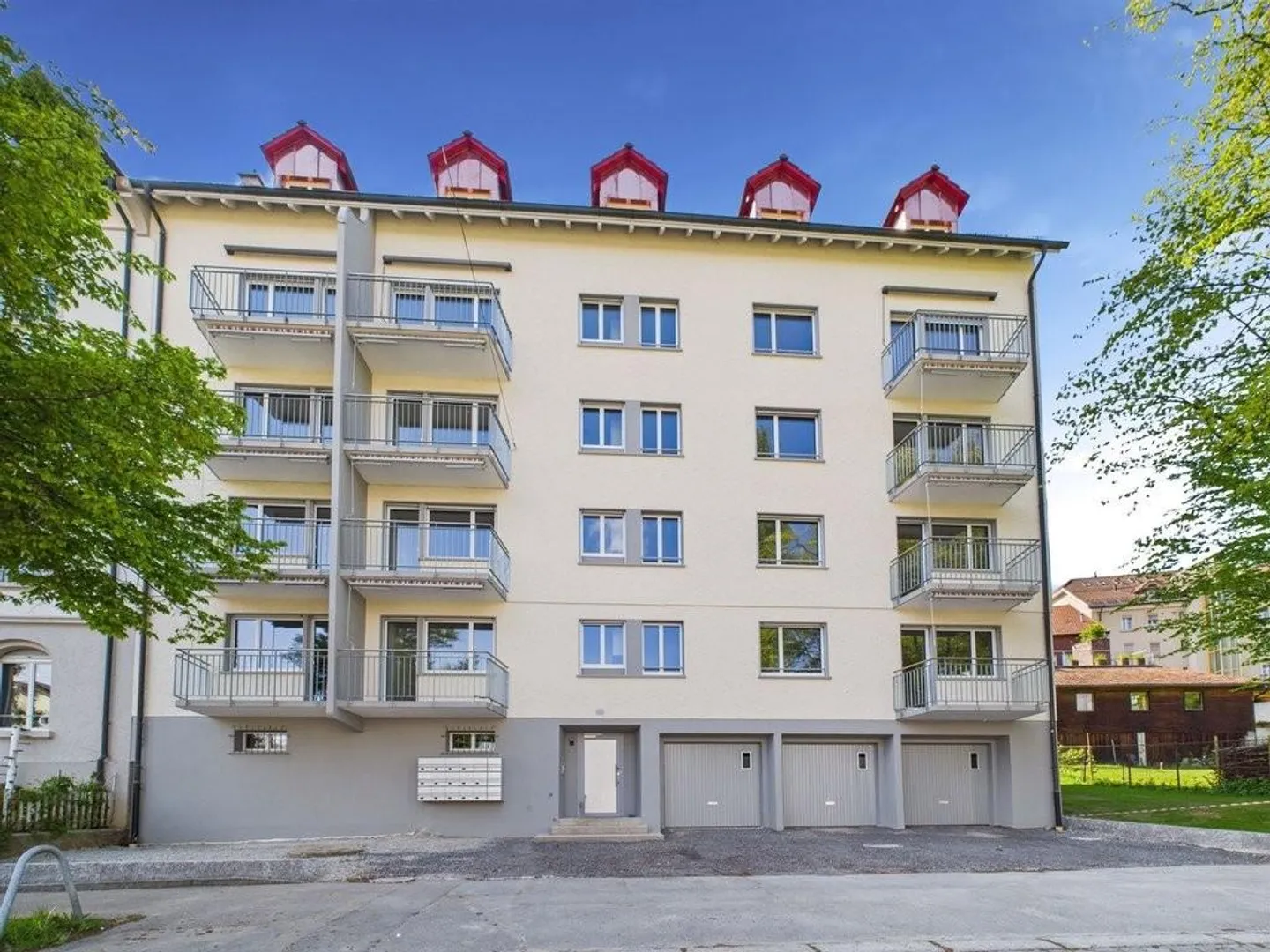 Completely renovated and centrally located in the city district - Photo 1 of 6
