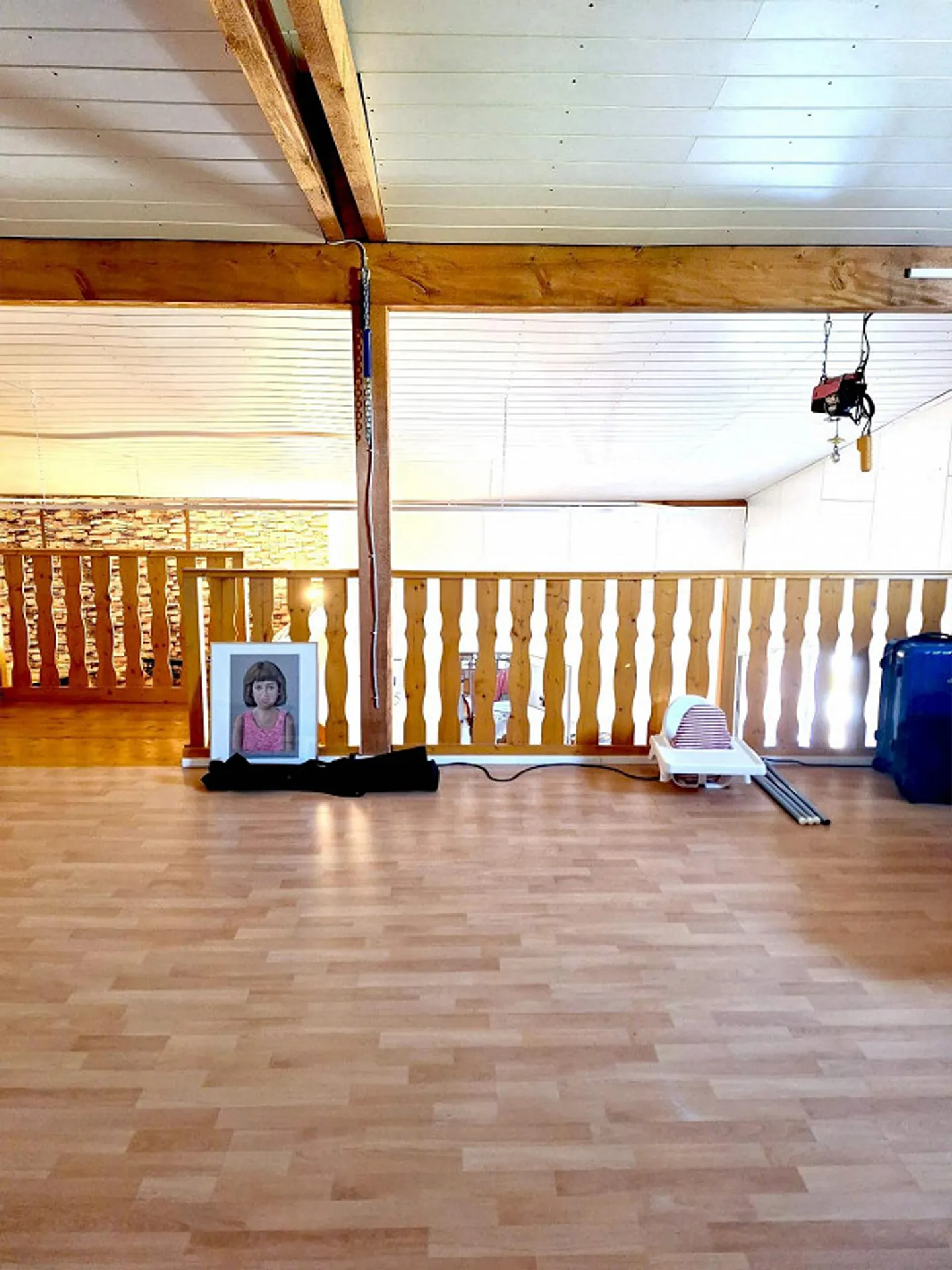 Commercial property with generous parking options for sale - Photo 11 of 15