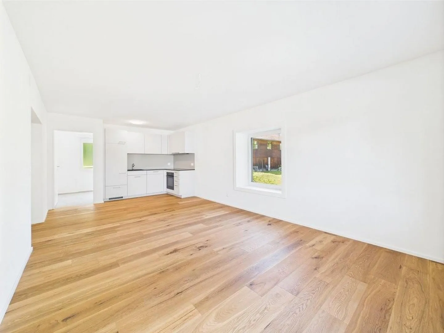 Completely renovated and centrally located in the city district - Photo 3 of 6