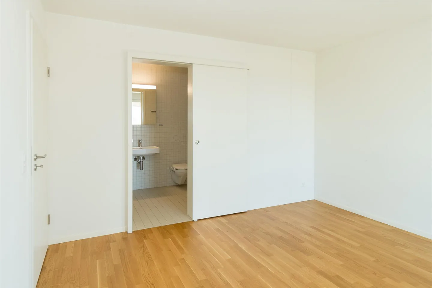 Ampio appartamento di 2,5 stanze con flair urbano - Foto 9 di 10
