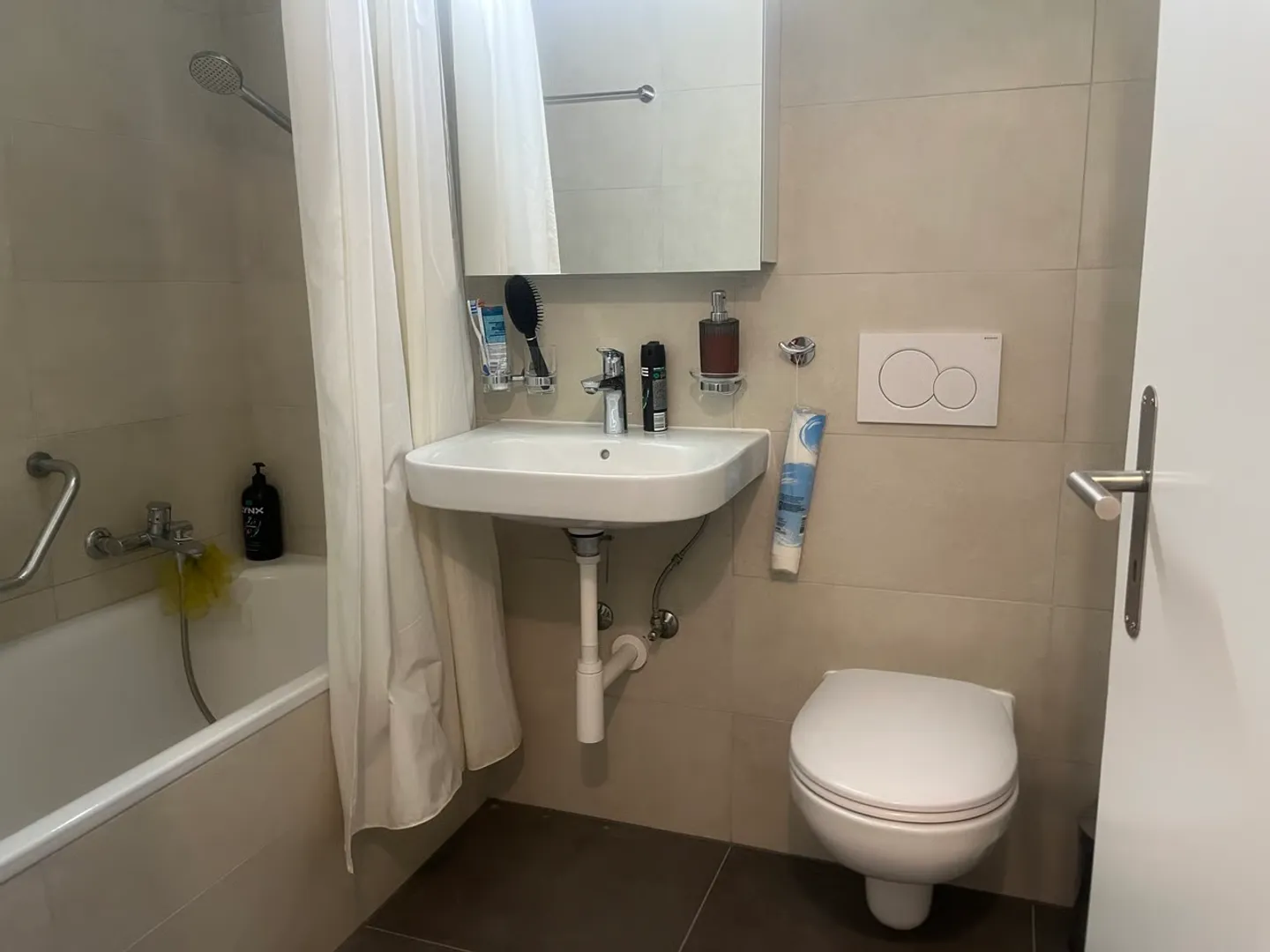 3.5 Rooms in Two Steps from the City Center - Photo 2 of 5