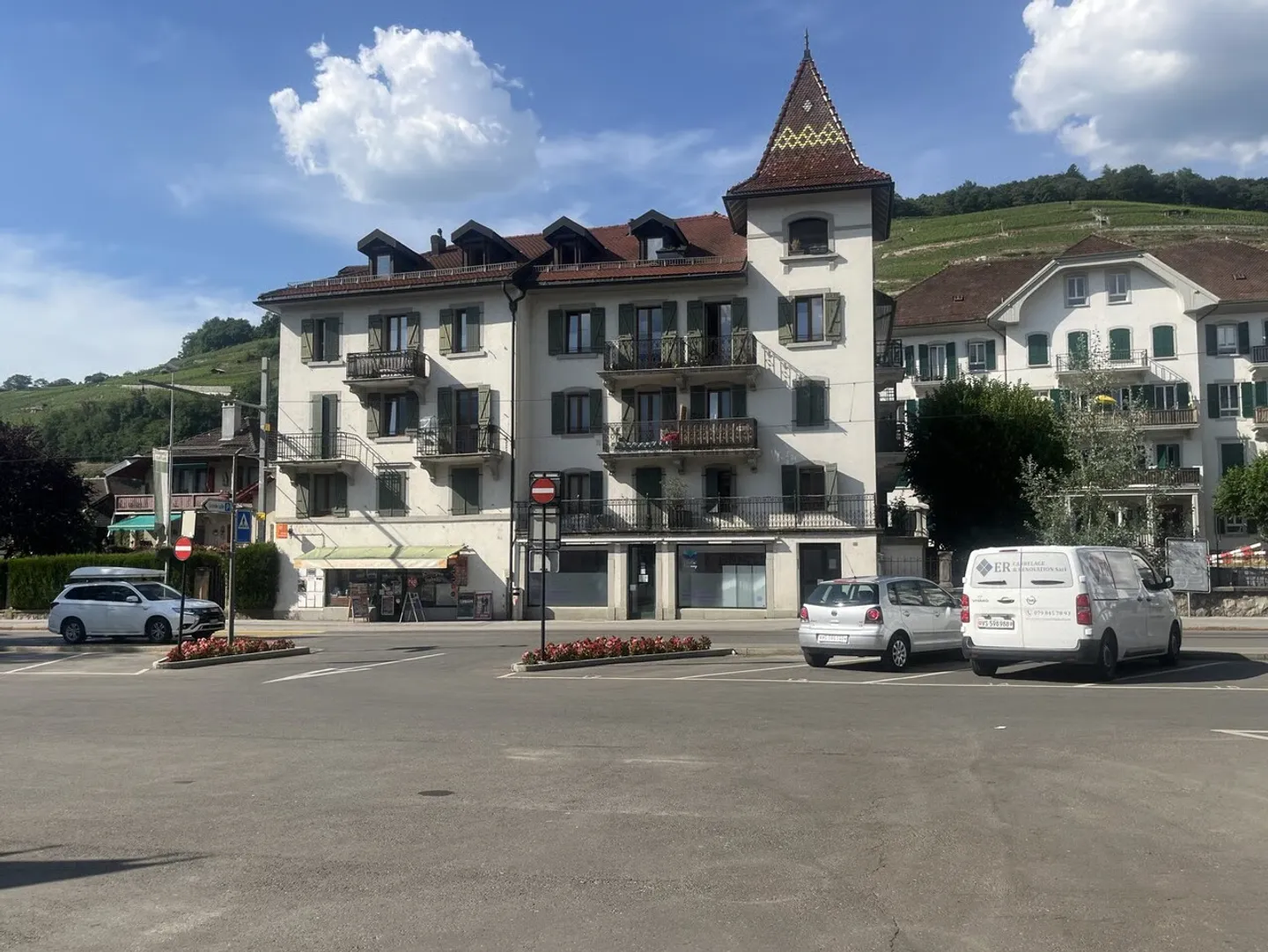 3.5 Rooms in Two Steps from the City Center - Photo 5 of 5