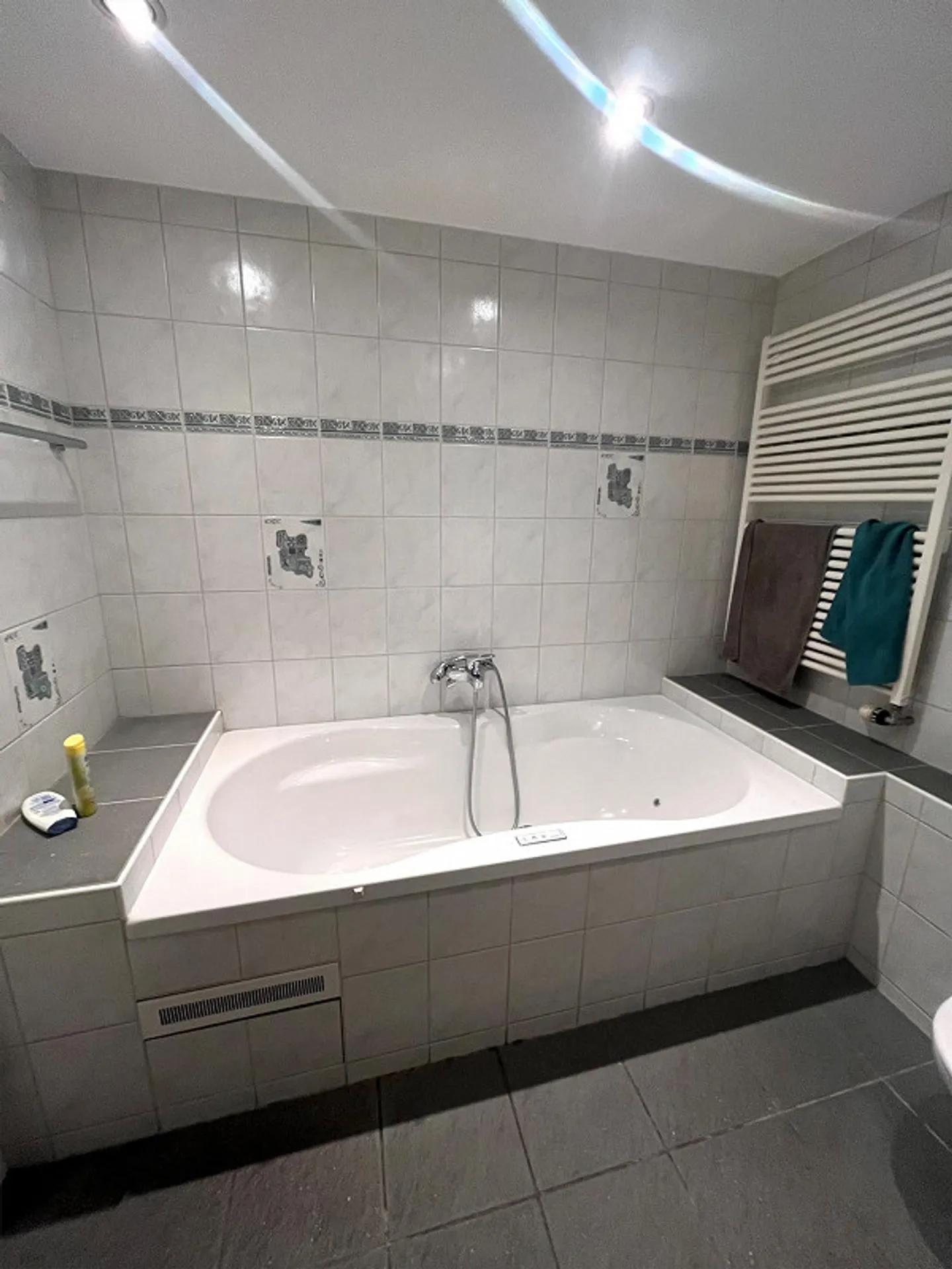 Camere arredate nella città di Laufen - Foto 8 di 10