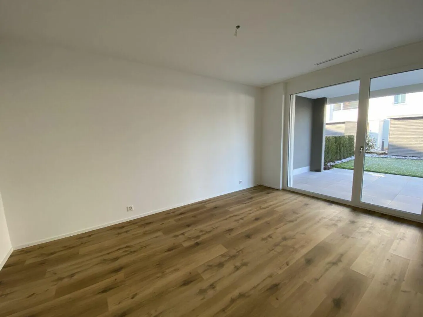 Modern Apartment with Spacious Terrace - Photo 5 of 7