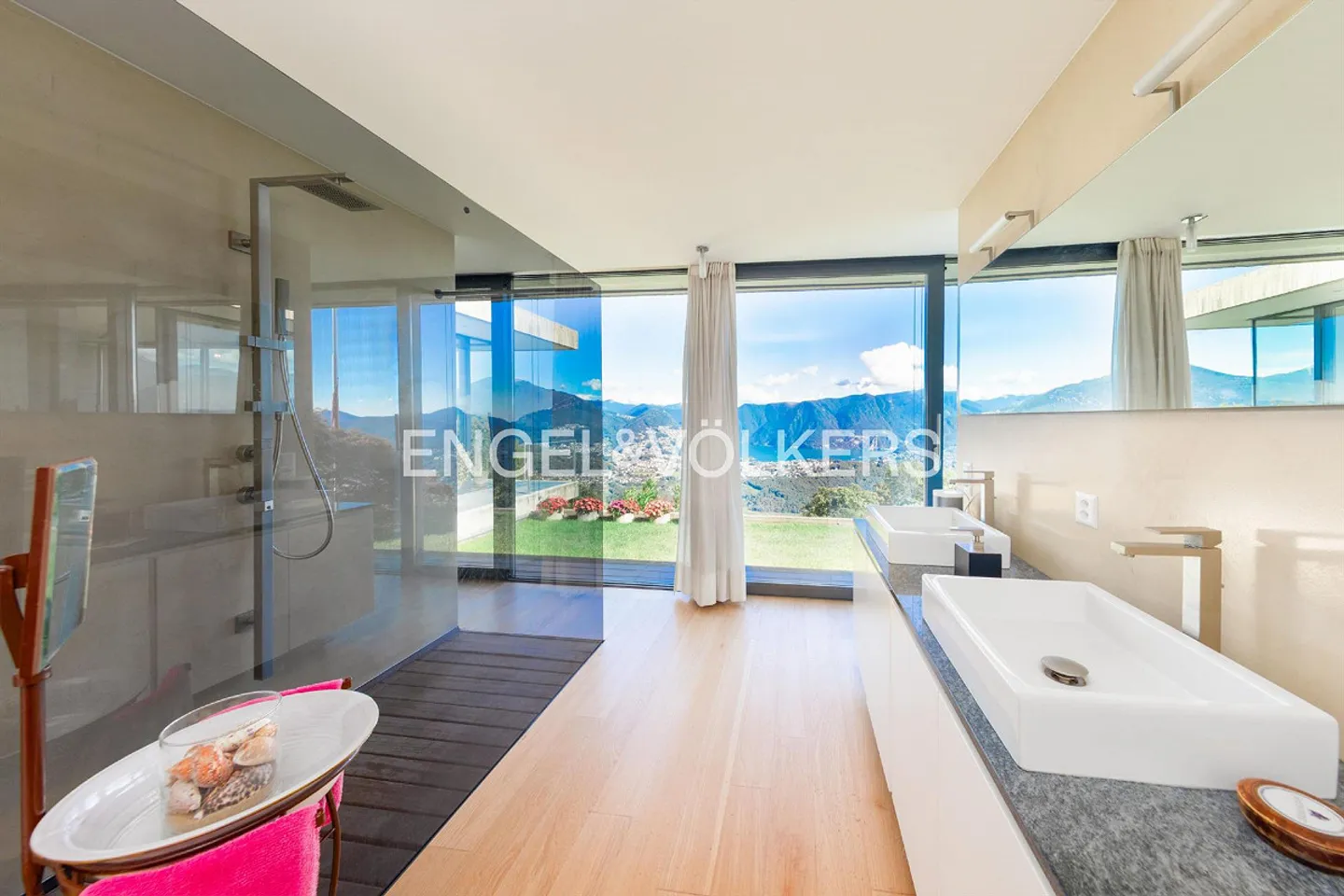 Raffinierte Villa mit Garten und exklusivem Seeblick - Foto 9 von 13