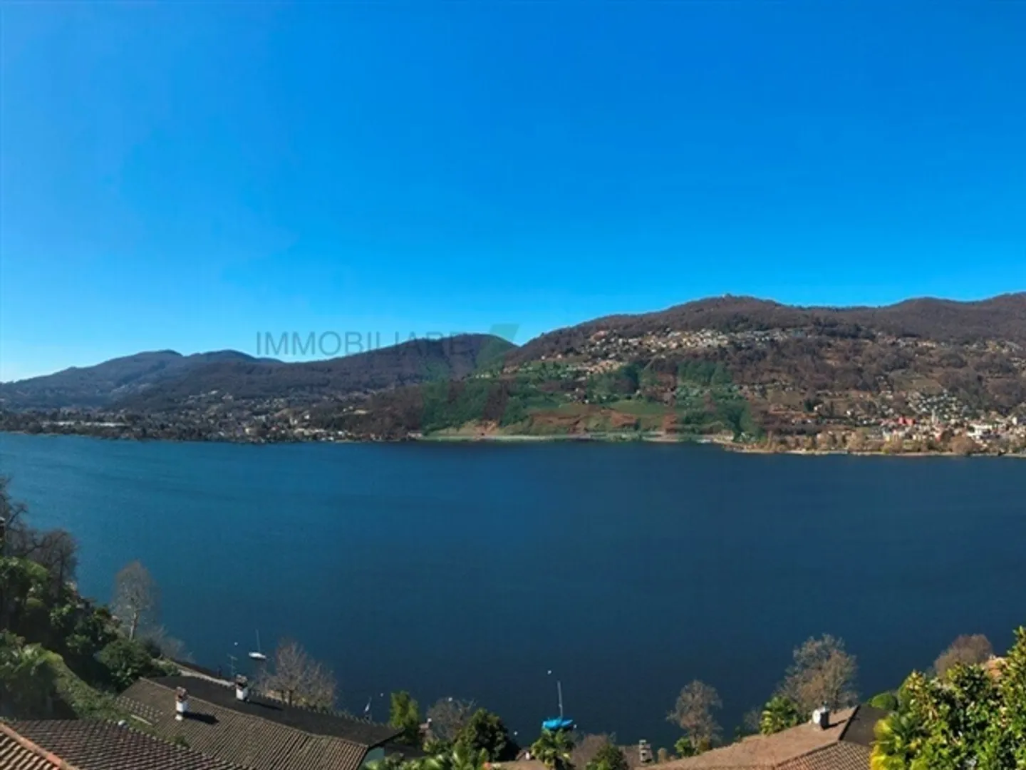 Appartement studio élégant avec vue imprenable sur le lac - Photo 1 sur 10