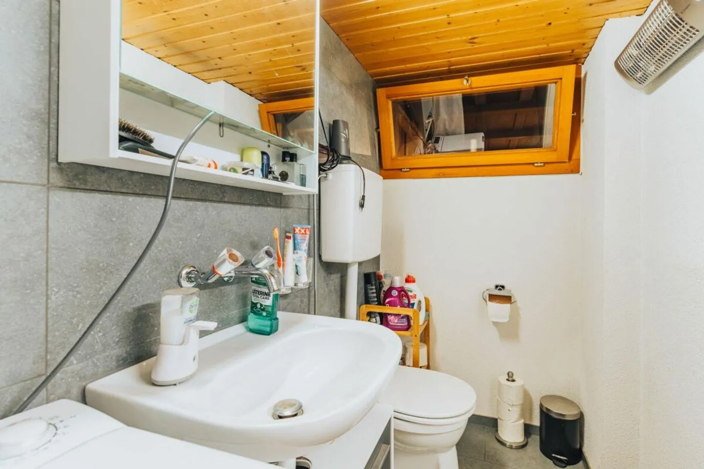 Investment property with renovation potential - Photo 13 of 13