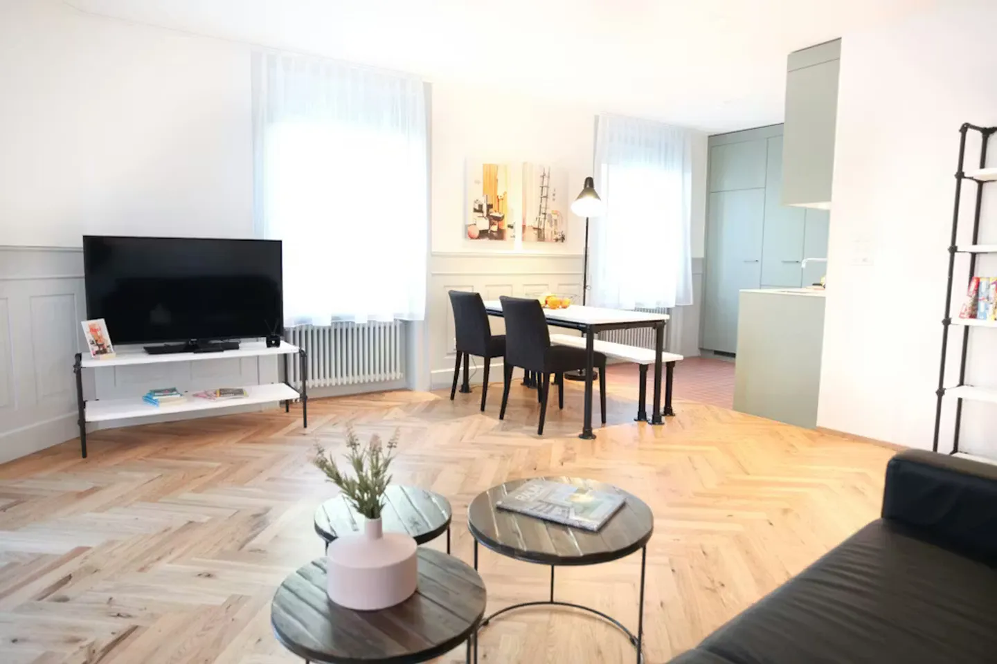 Charming Apartment in Zürich - Photo 1 of 4