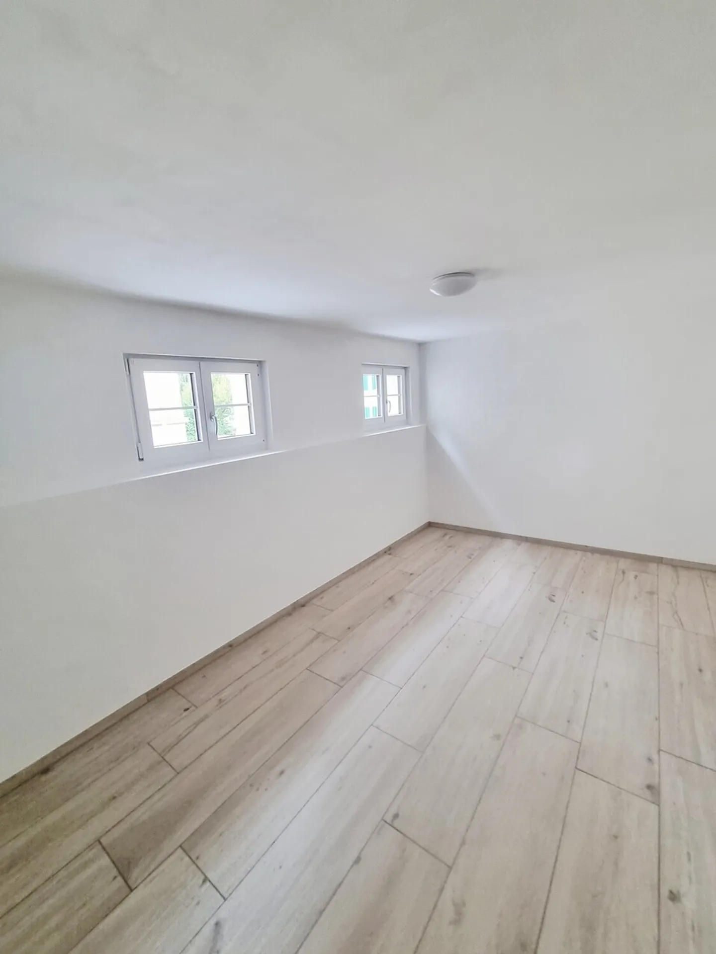 Attraktive 2.5-Zimmer-Wohnung im ruhigen Kanton Glarus - Foto 4 von 6