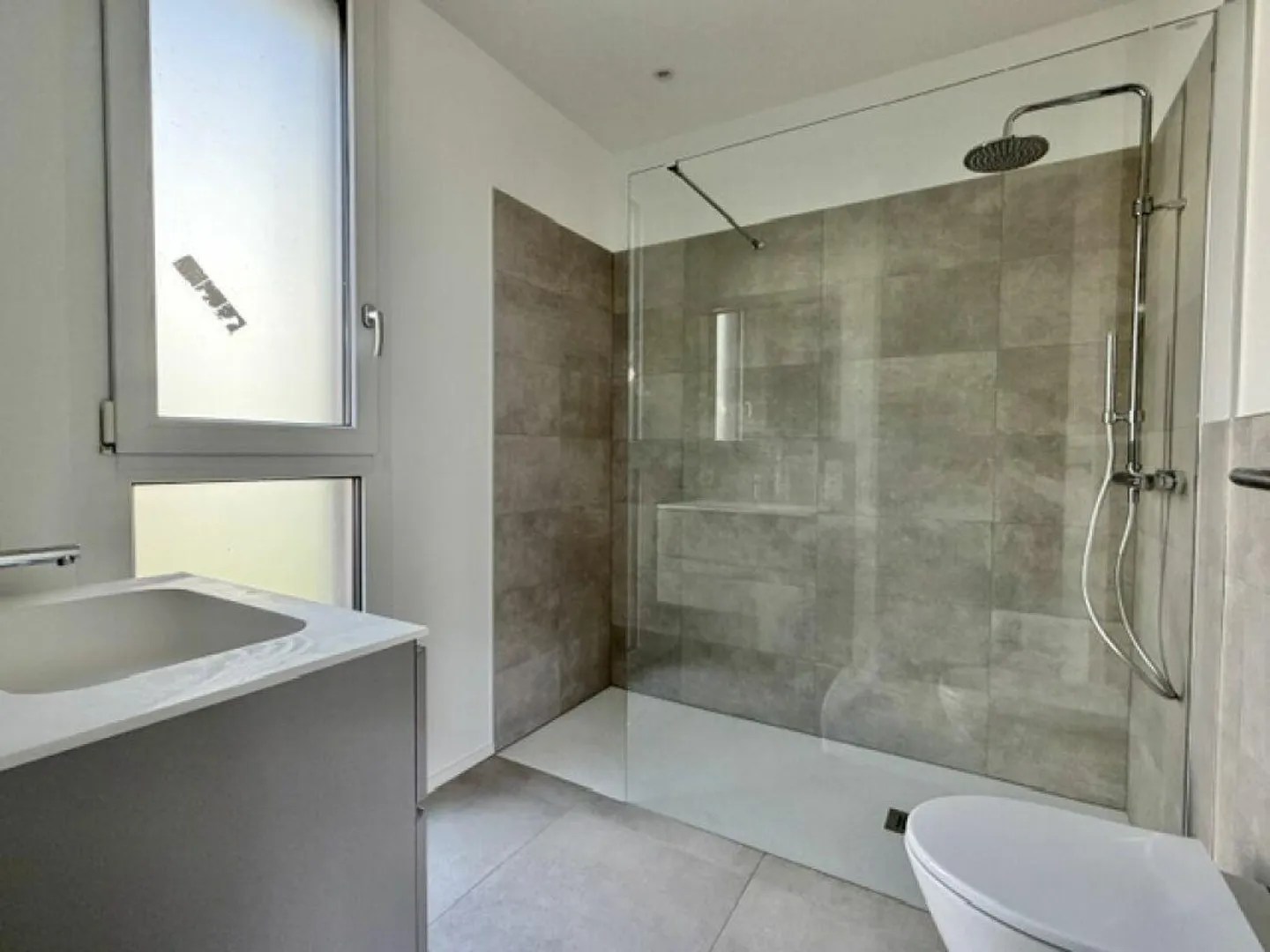 Modernes Apartment in Locarno - Foto 10 von 11