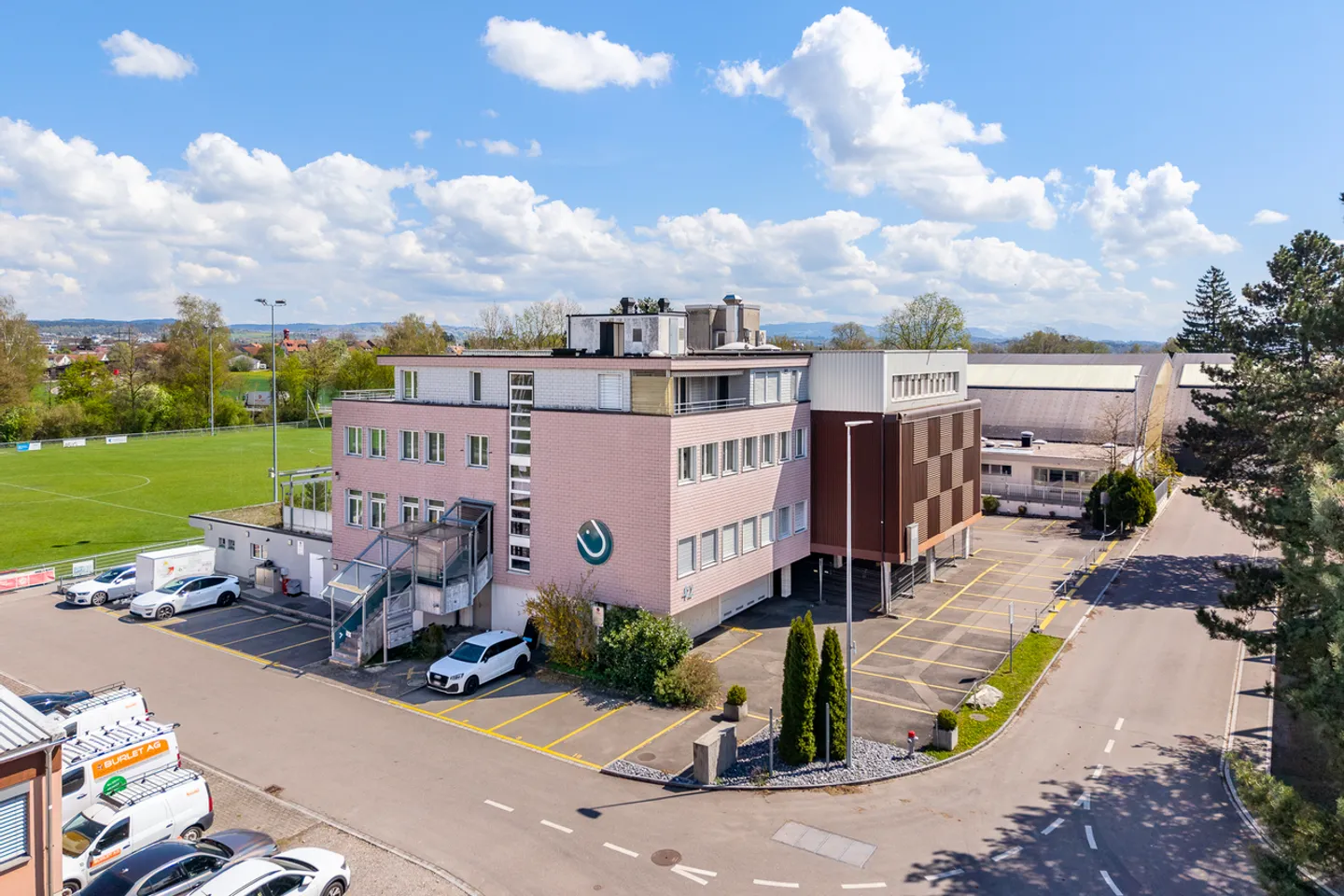 Vielseitige Gewerbeliegenschaft - Foto 2 von 6