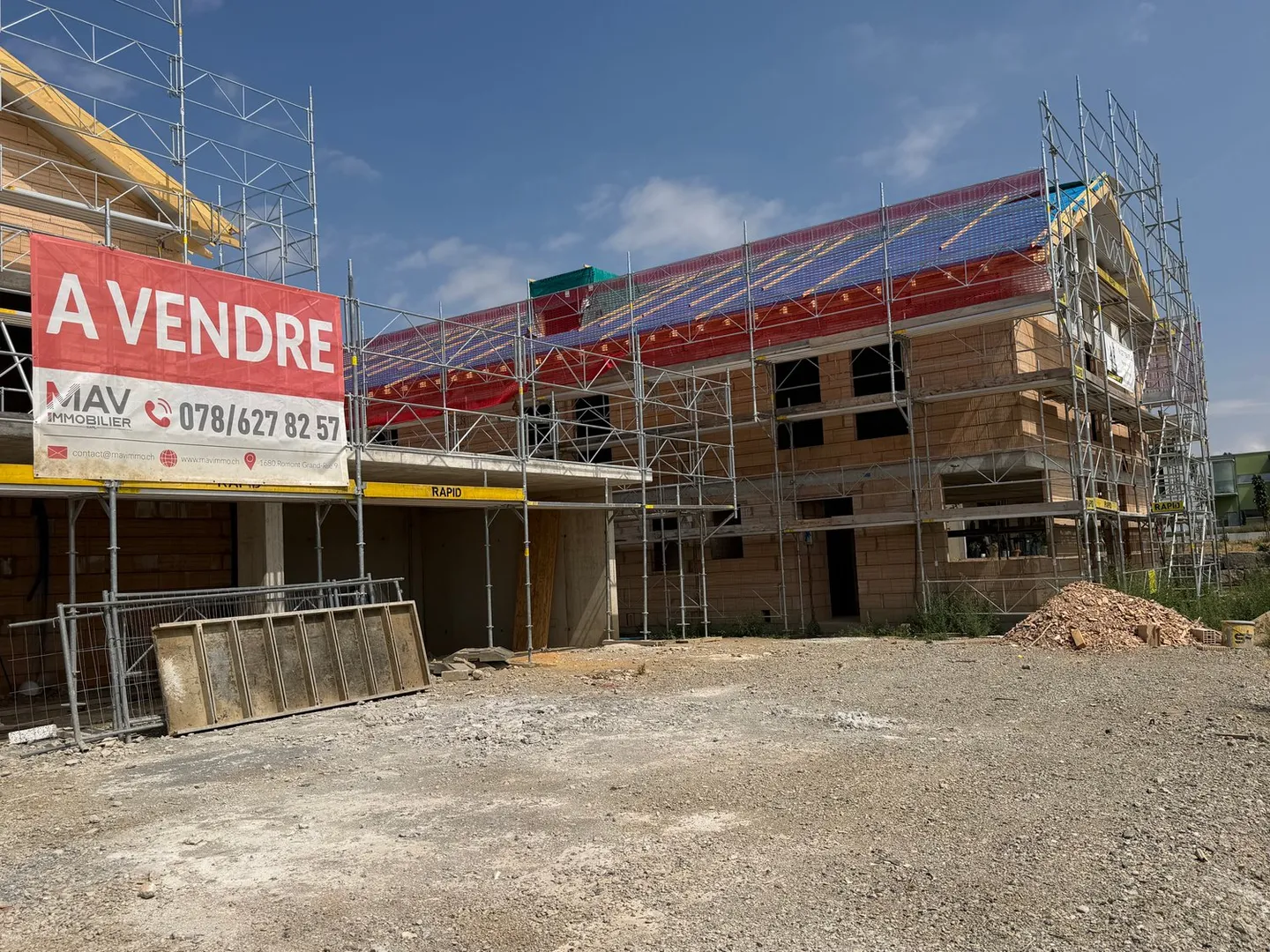 New in Lussy (FR) More than 3 villas available! - Photo 1 of 10