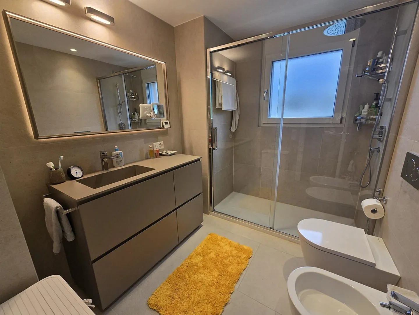 Appartamento moderno con terrazza - Foto 7 di 9