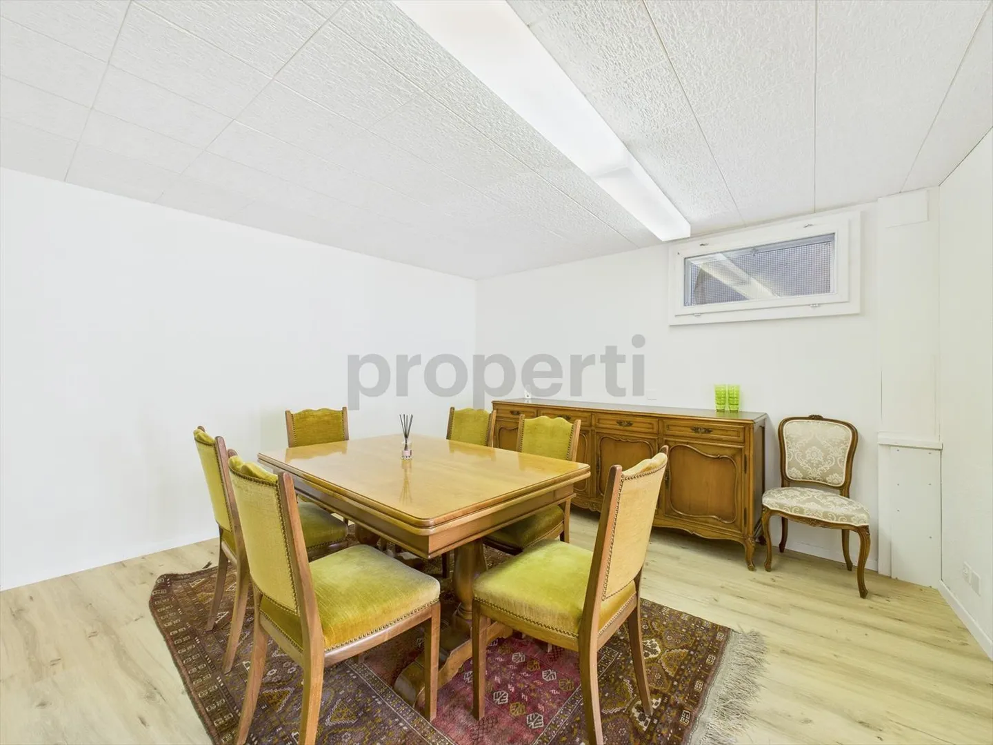 Vielseitiges 7-Zimmer-Einfamilienhaus in Widen (ideal für Wohnen und Büro) - Foto 8 von 13