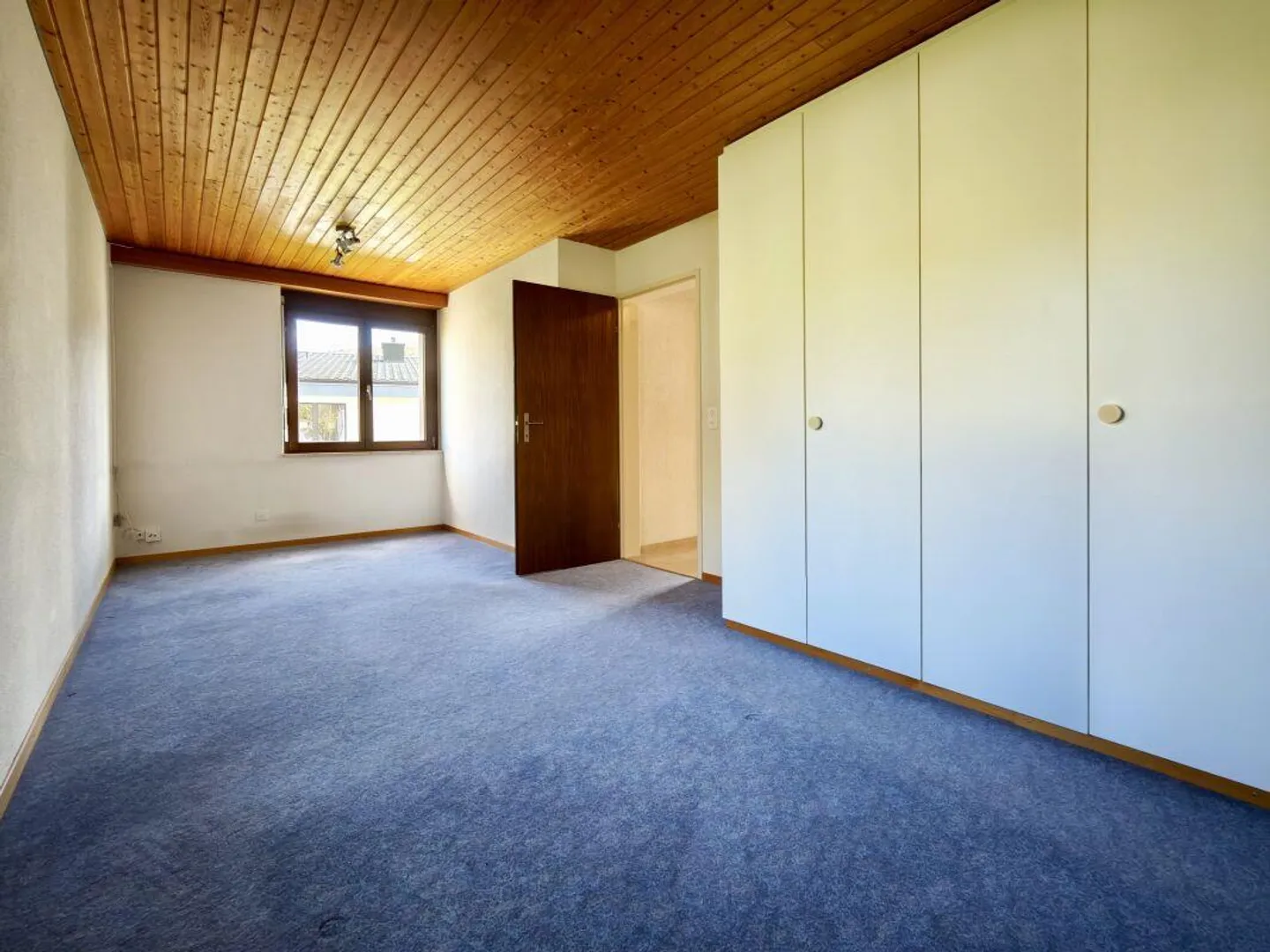 Vues ensoleillées avec jardin généreux - Photo 8 sur 10